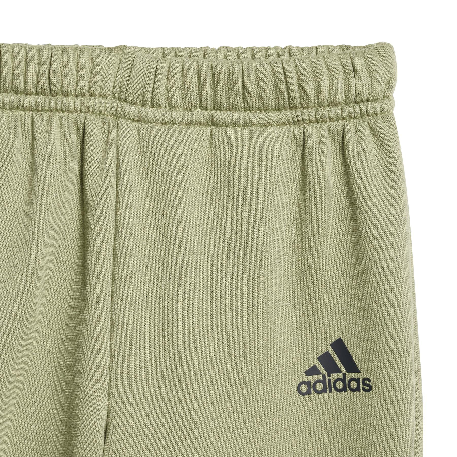 product/a/d/adidas_iz4969_tengrn-carbon_5.jpg