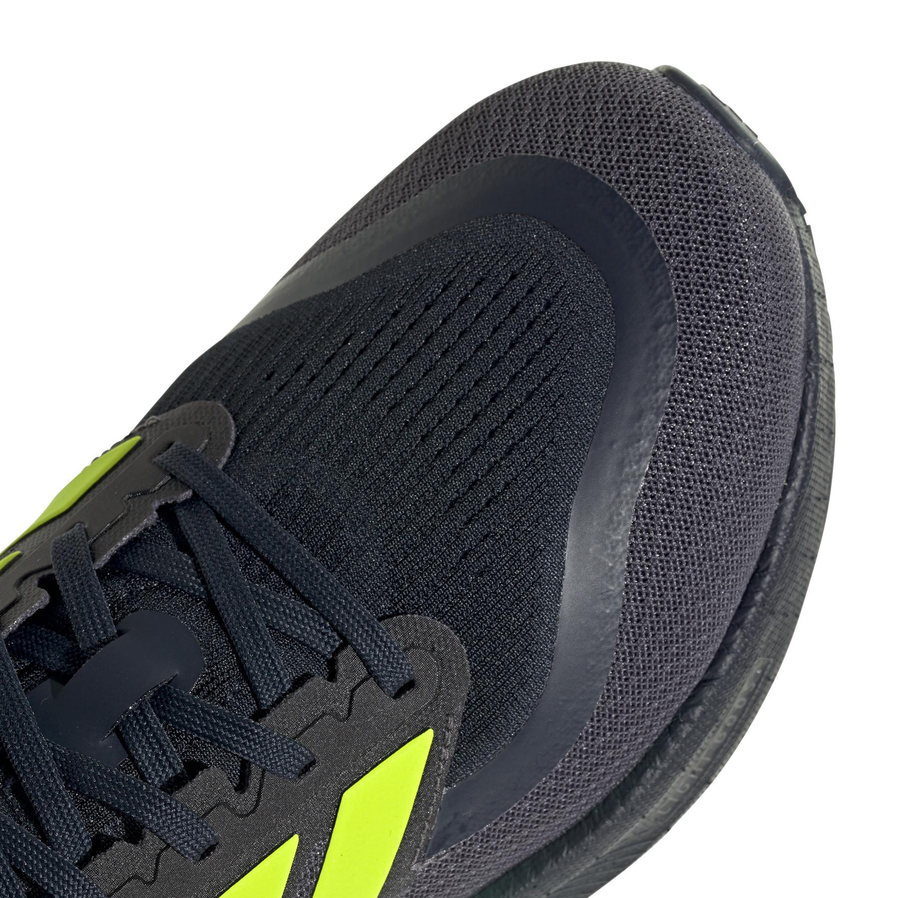 product/a/d/adidas_jh6446_9_footwear_photography_detail_view_2_white-nw091625.jpg