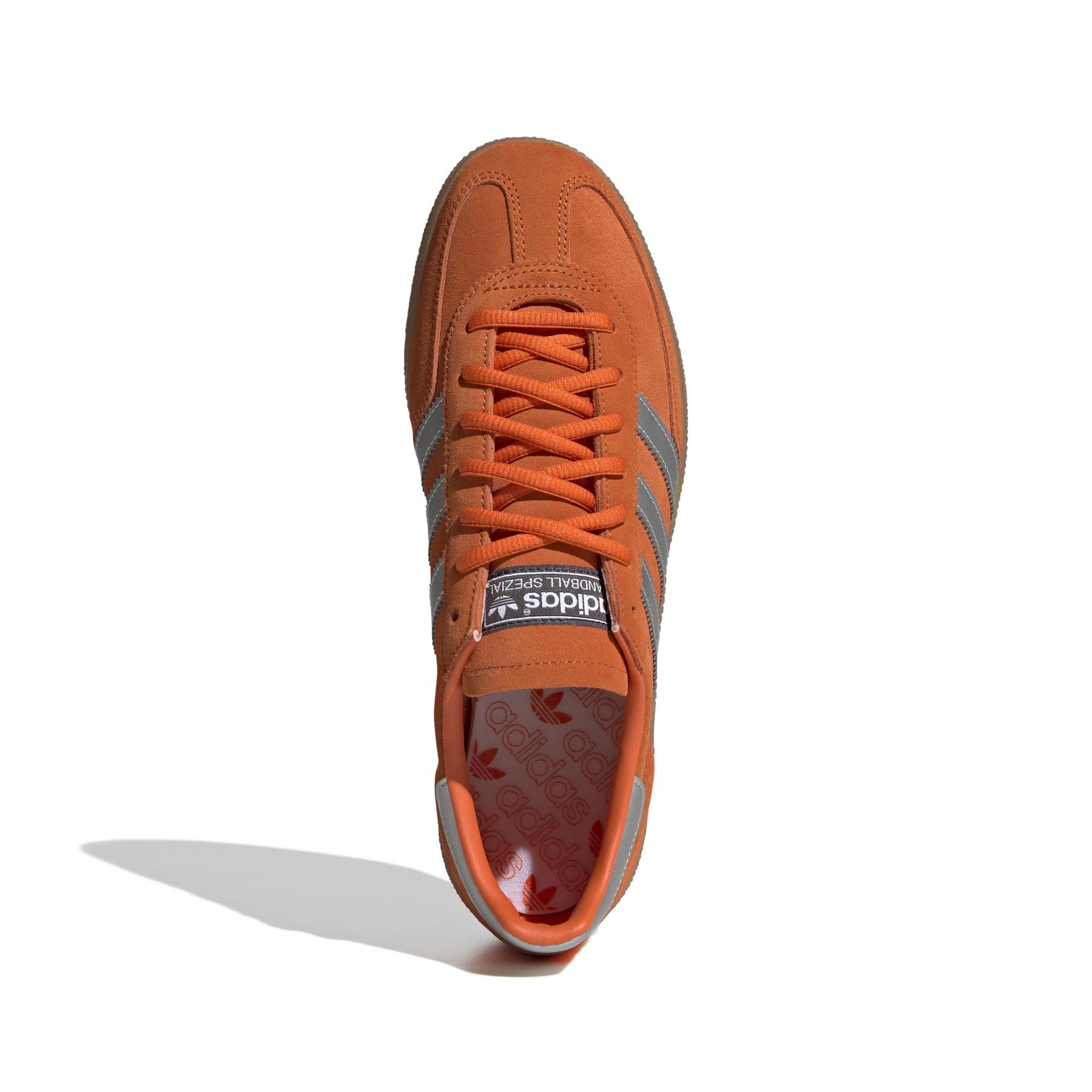 product/a/d/adidas_jh7557_3_footwear_photography_top_portrait_view_white.jpg