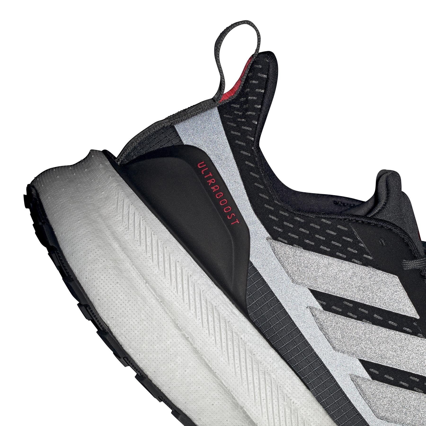 product/a/d/adidas_ji1388_13_footwear_photography_reflective_detail_white-nw091625.jpg