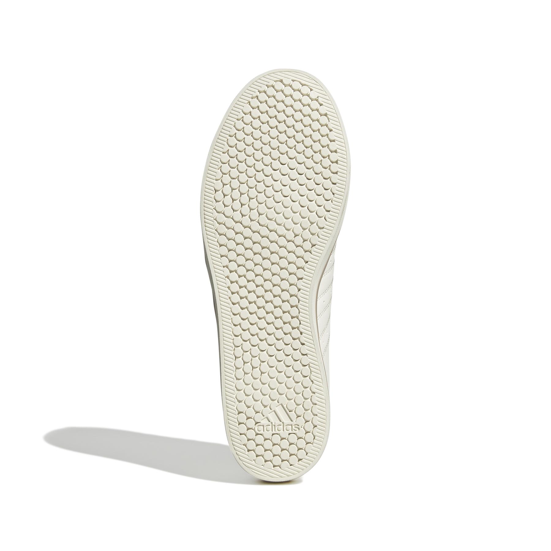 product/a/d/adidas_ji1811_4_footwear_photography_bottom_view_white-nw091625.jpg