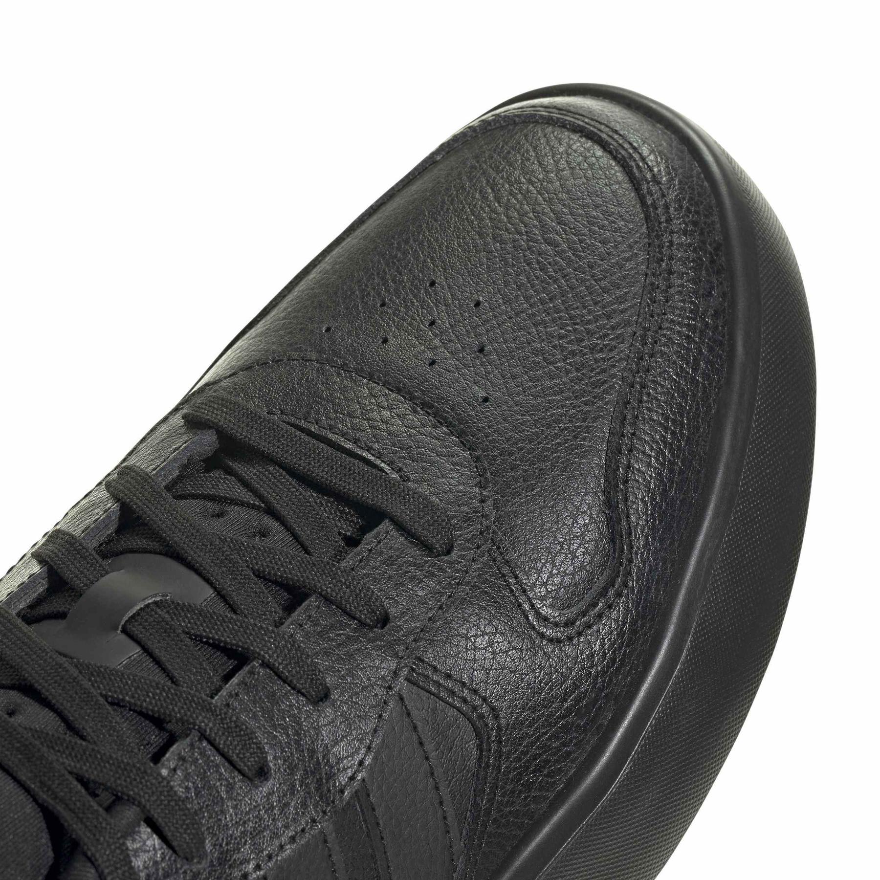 product/a/d/adidas_ji2167_8_footwear_photography_detail_view_1_white-nw091625.jpg