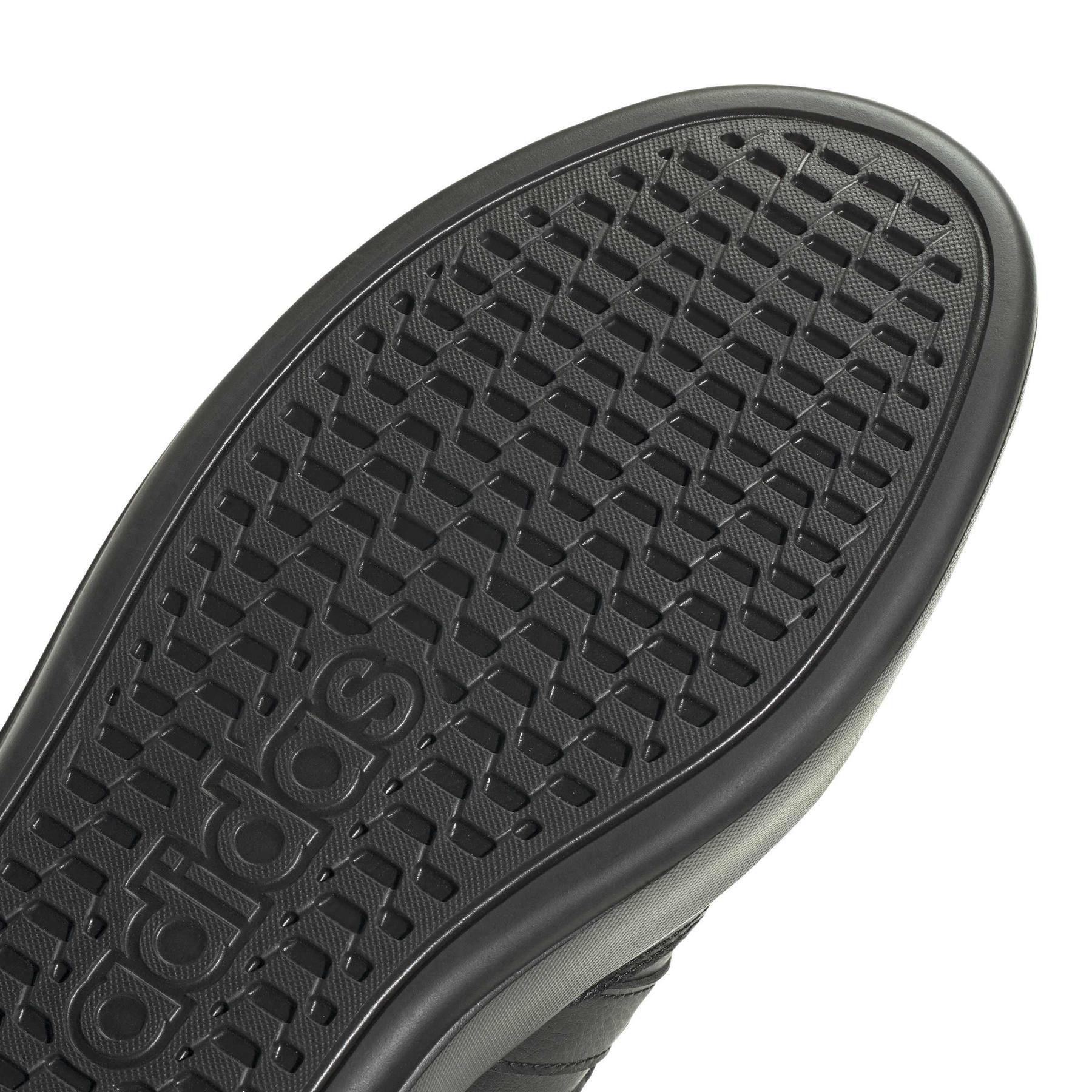product/a/d/adidas_ji2167_9_footwear_photography_detail_view_2_white-nw091625.jpg