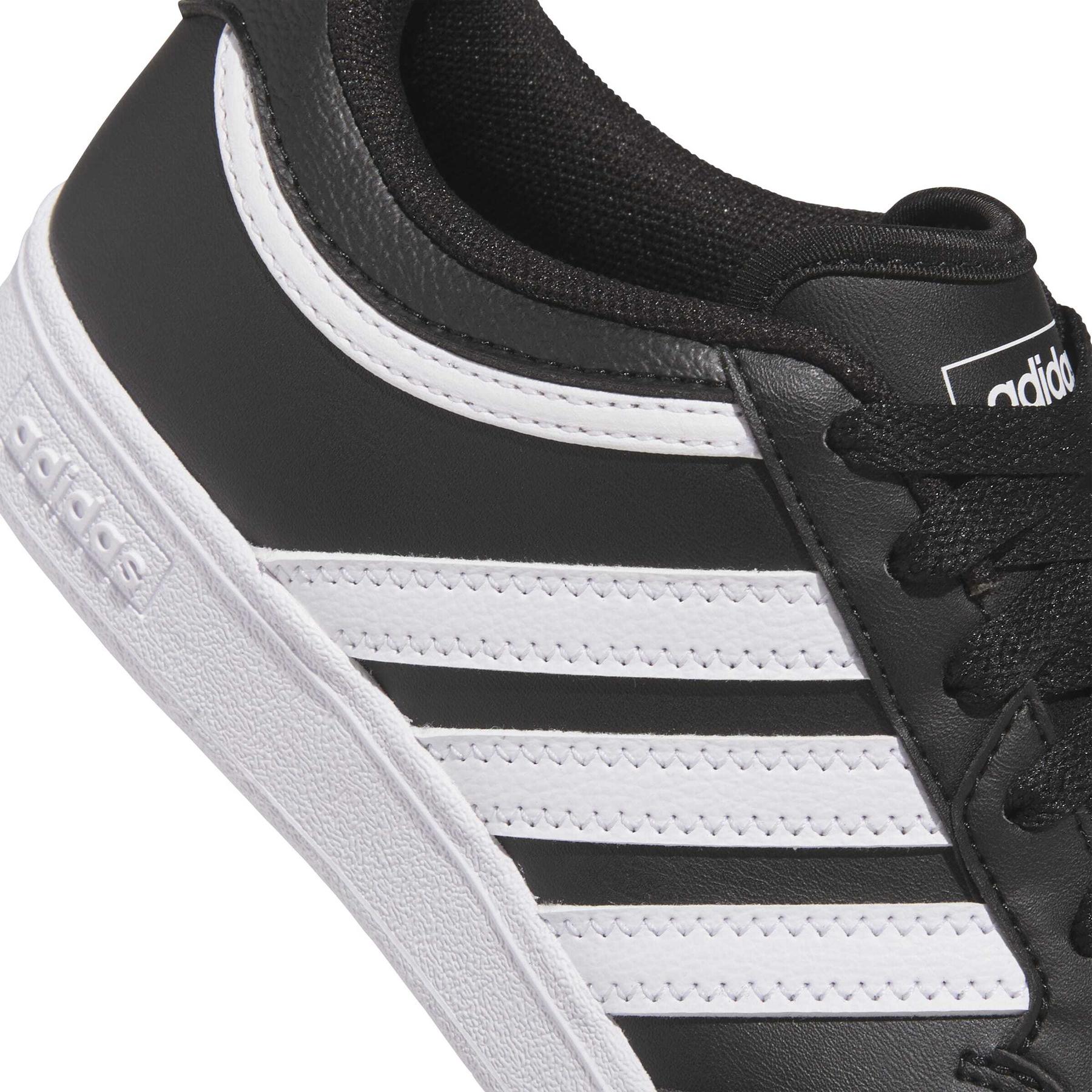 product/a/d/adidas_ji3474_8_footwear_photography_detail_view_1_white-nw091625.jpg