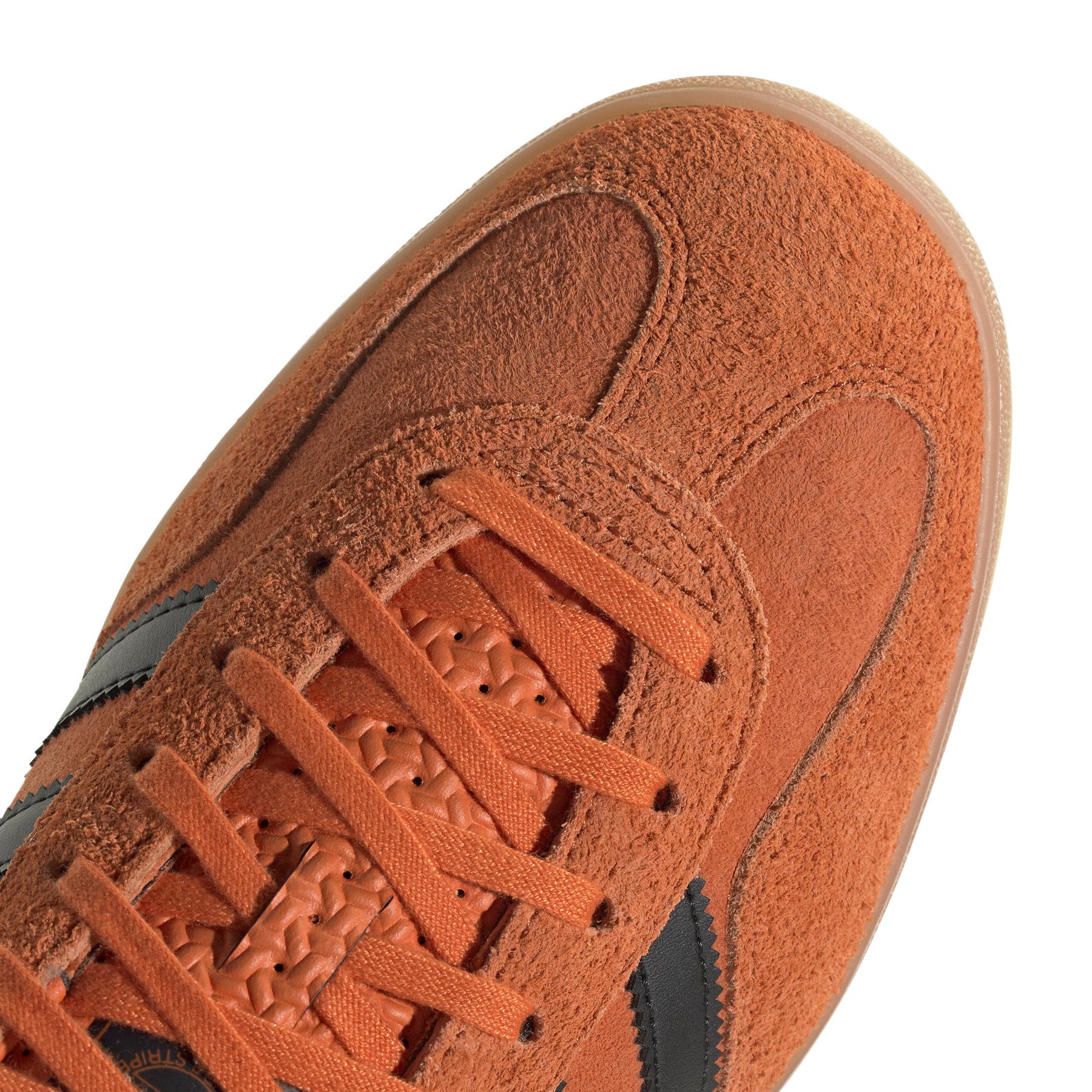 product/a/d/adidas_ji3905_7_footwear_photography_detail_view_1_white-nw091625.jpg