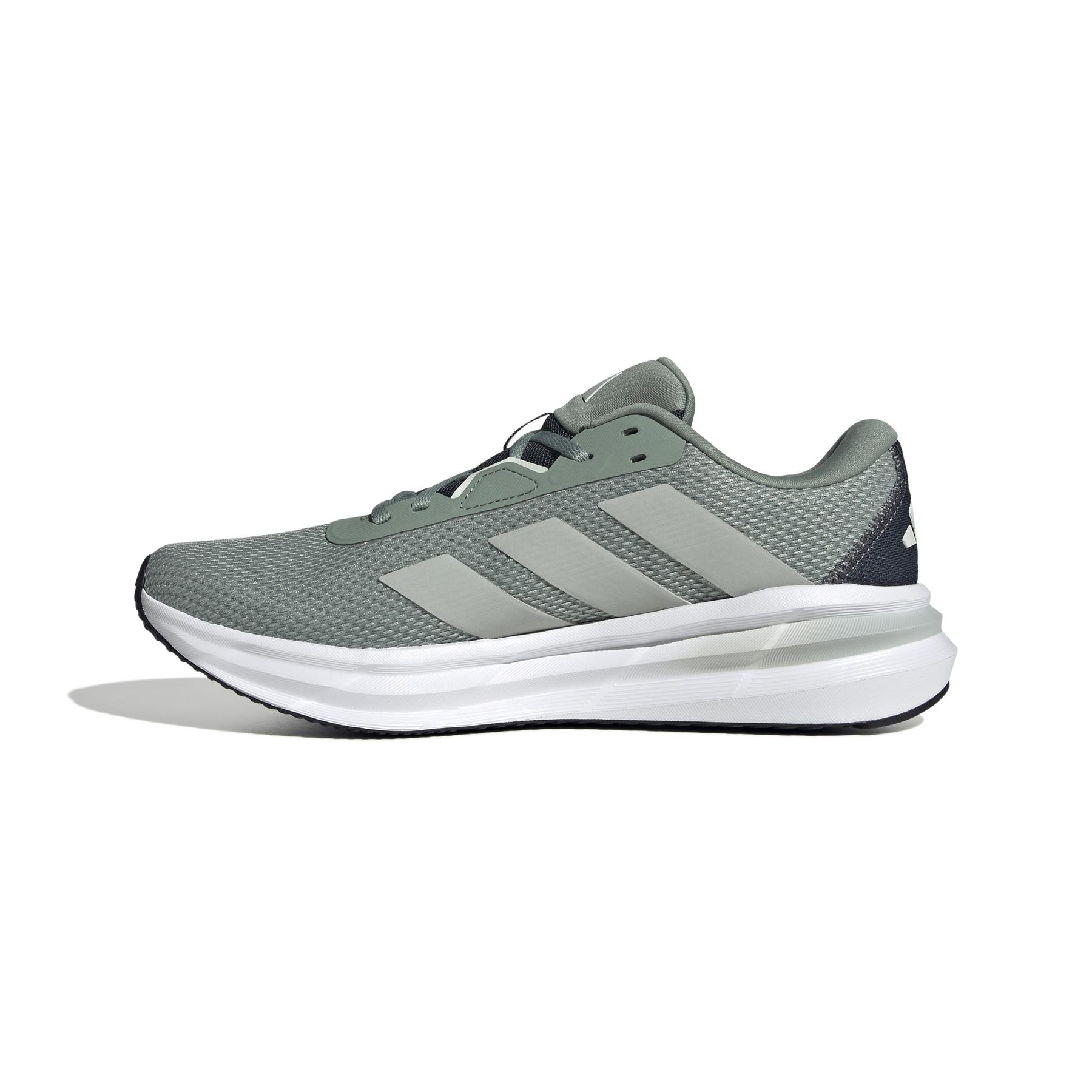 product/a/d/adidas_ji4599_5_footwear_photography_side_medial_center_view_white-nw091625.jpg
