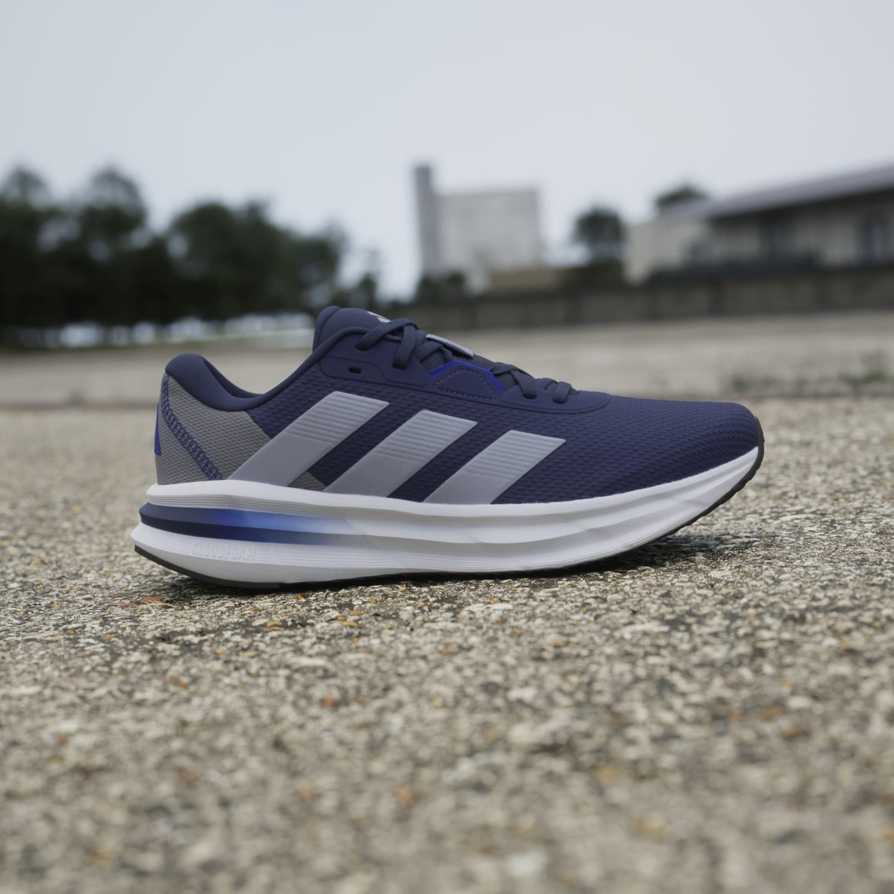 product/a/d/adidas_ji4601_16_footwear_photography_heromrktng_view_3-nw091625.jpg