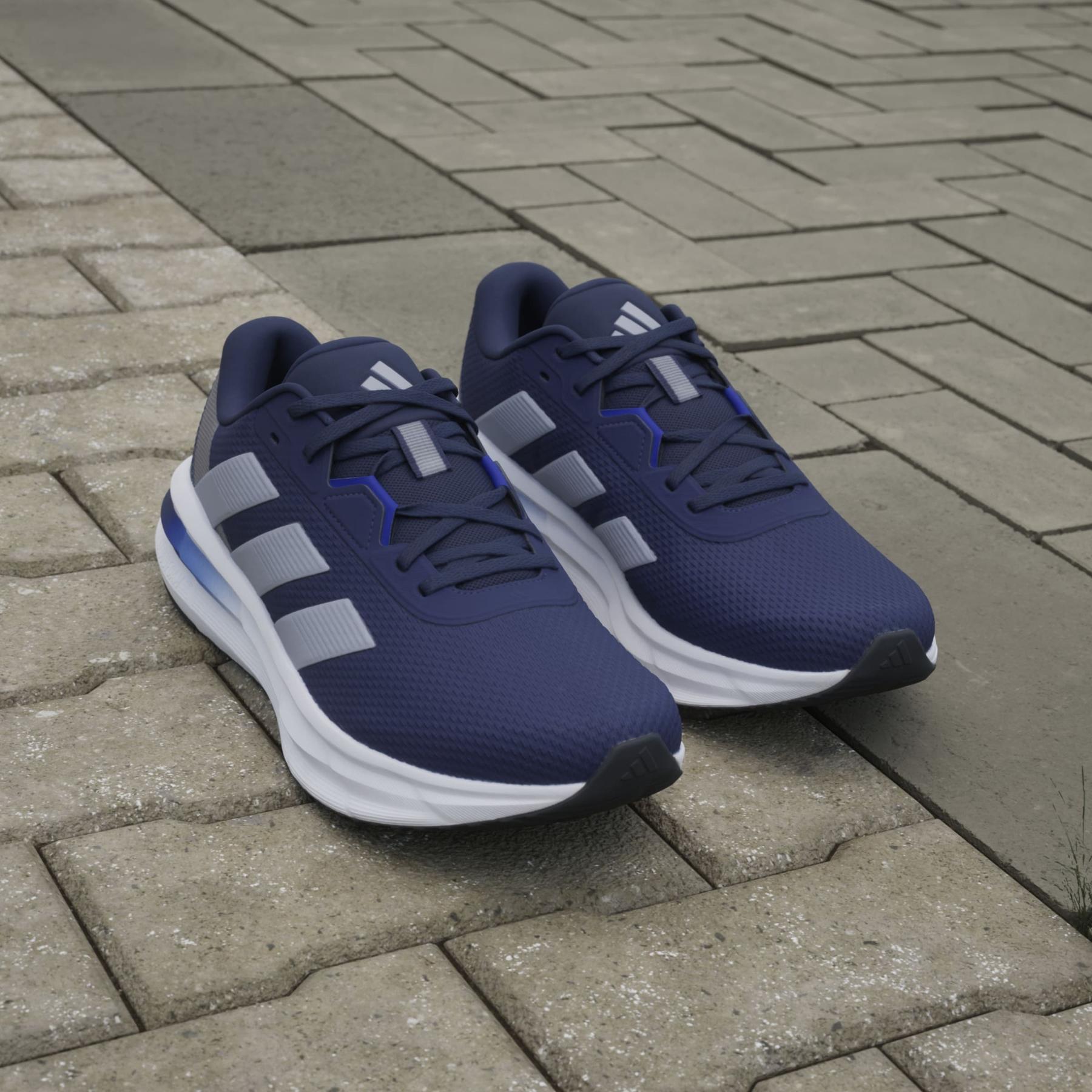 product/a/d/adidas_ji4601_18_footwear_photography_heromrktng_view_5-nw091625.jpg