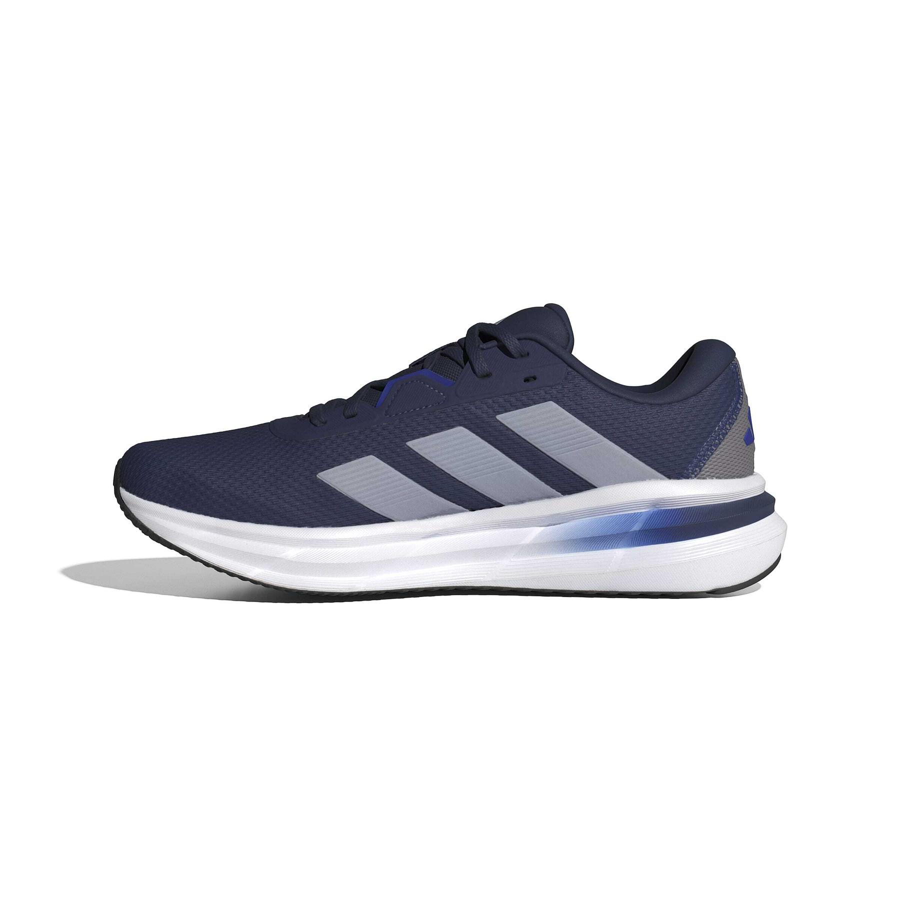 product/a/d/adidas_ji4601_5_footwear_photography_side_medial_center_view_white-nw091625.jpg
