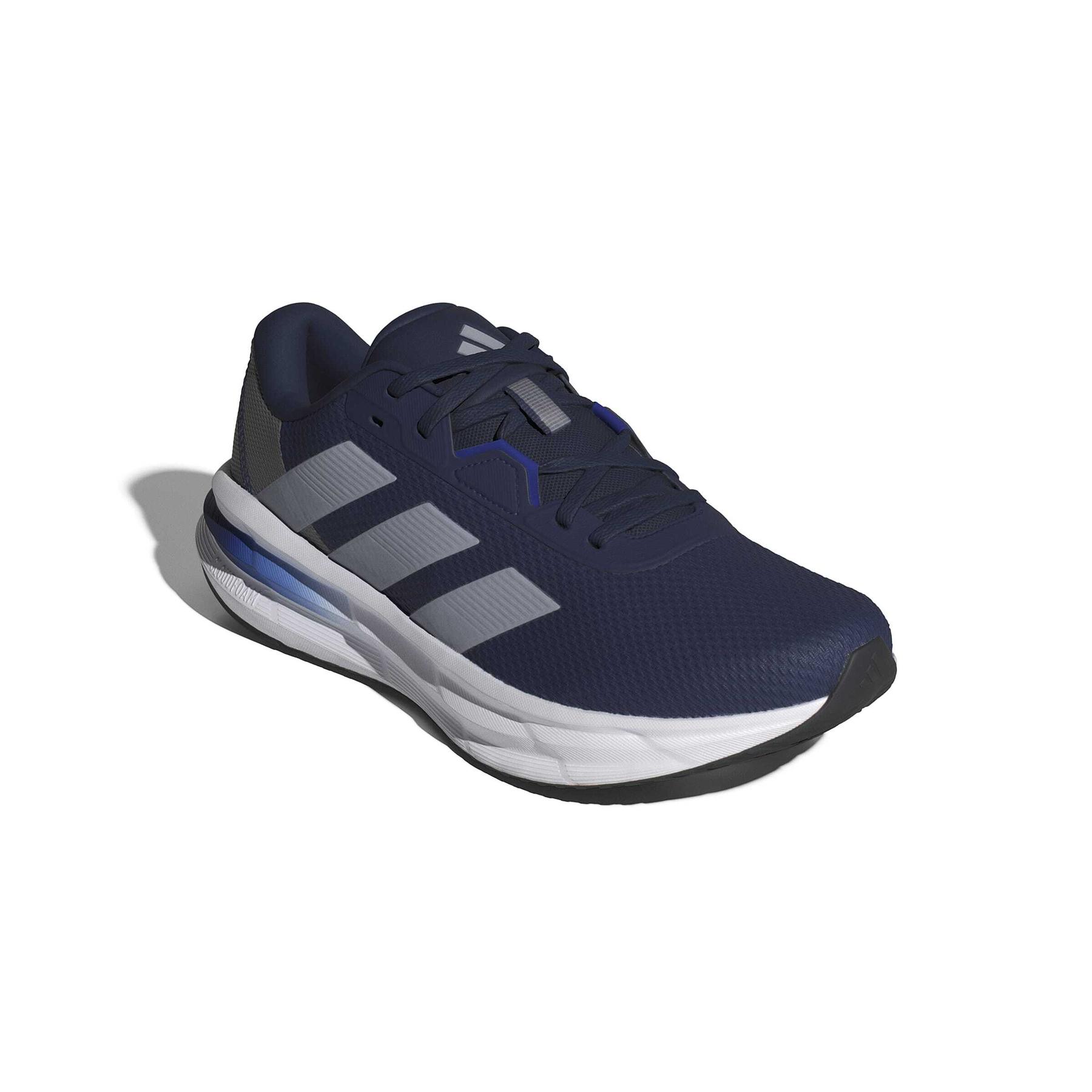 product/a/d/adidas_ji4601_6_footwear_photography_front_lateral_top_view_white-nw091625.jpg