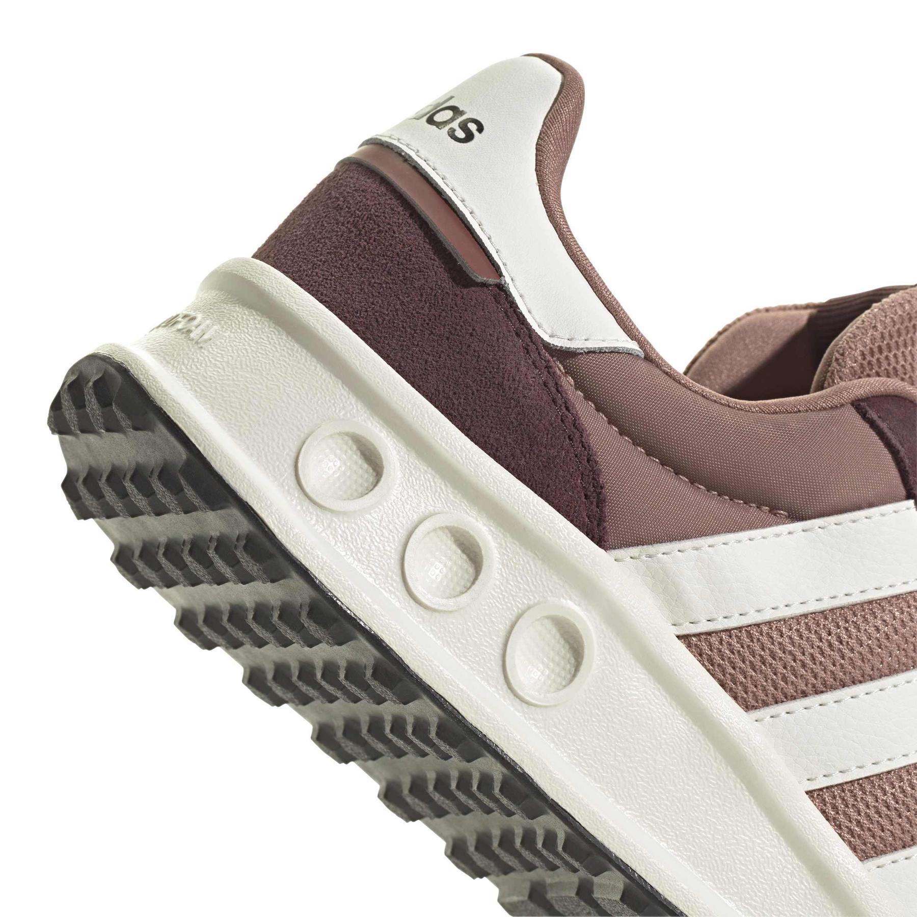 product/a/d/adidas_ji4870_8_footwear_photography_detail_view_1_white-nw091625.jpg