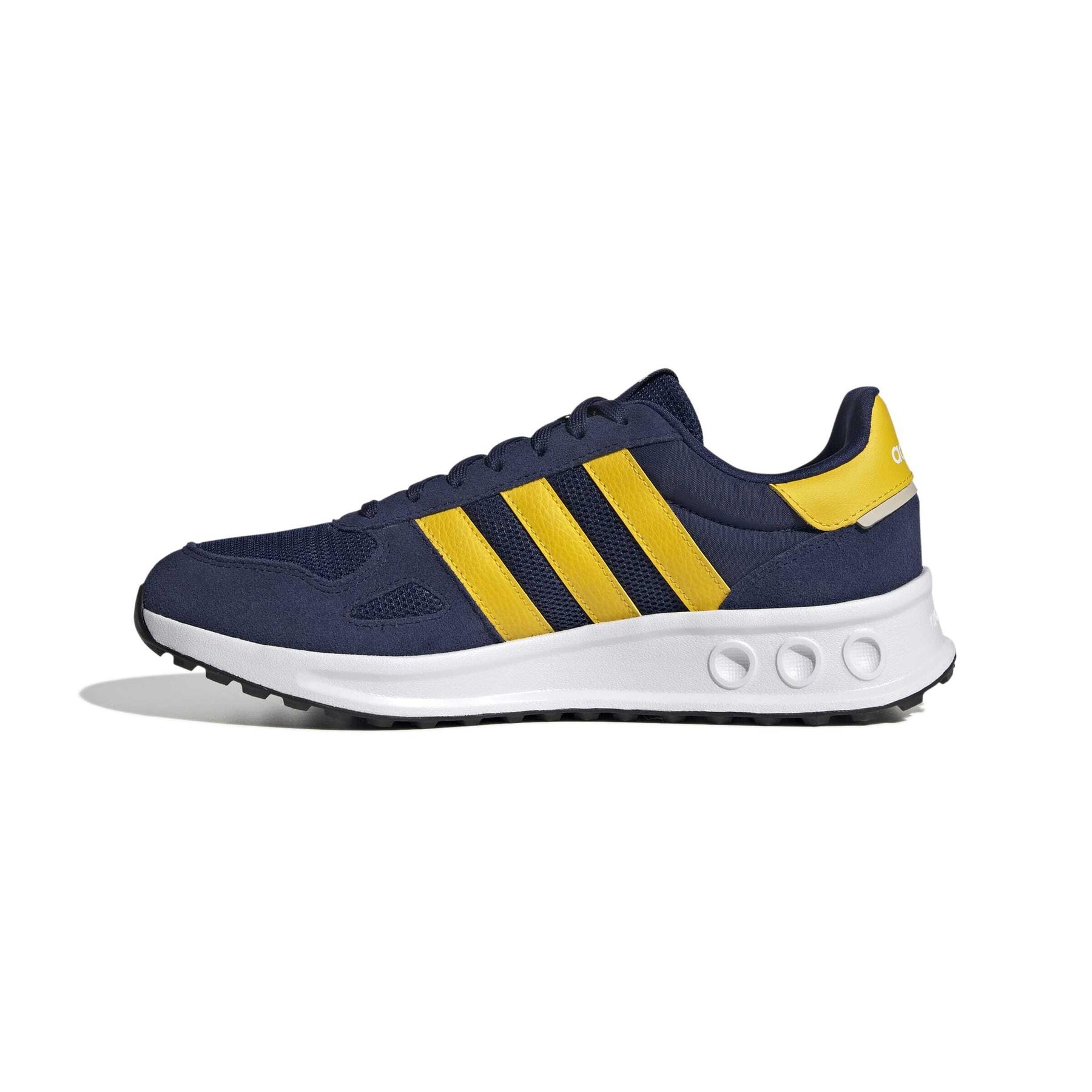 product/a/d/adidas_ji4871_5_footwear_photography_side_medial_center_view_white-nw091625.jpg