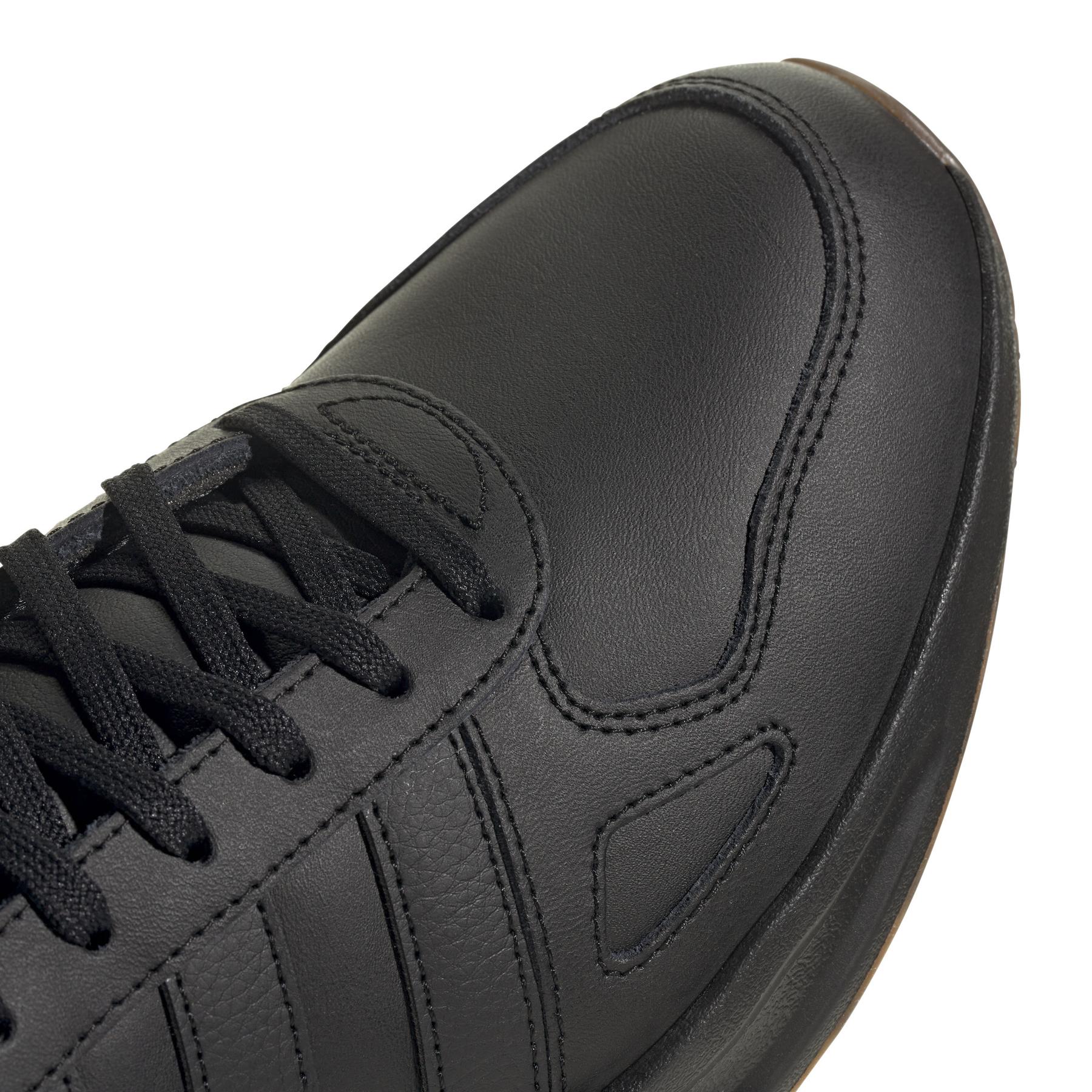 product/a/d/adidas_ji4873_8_footwear_photography_detail_view_1_white-nw091625.jpg