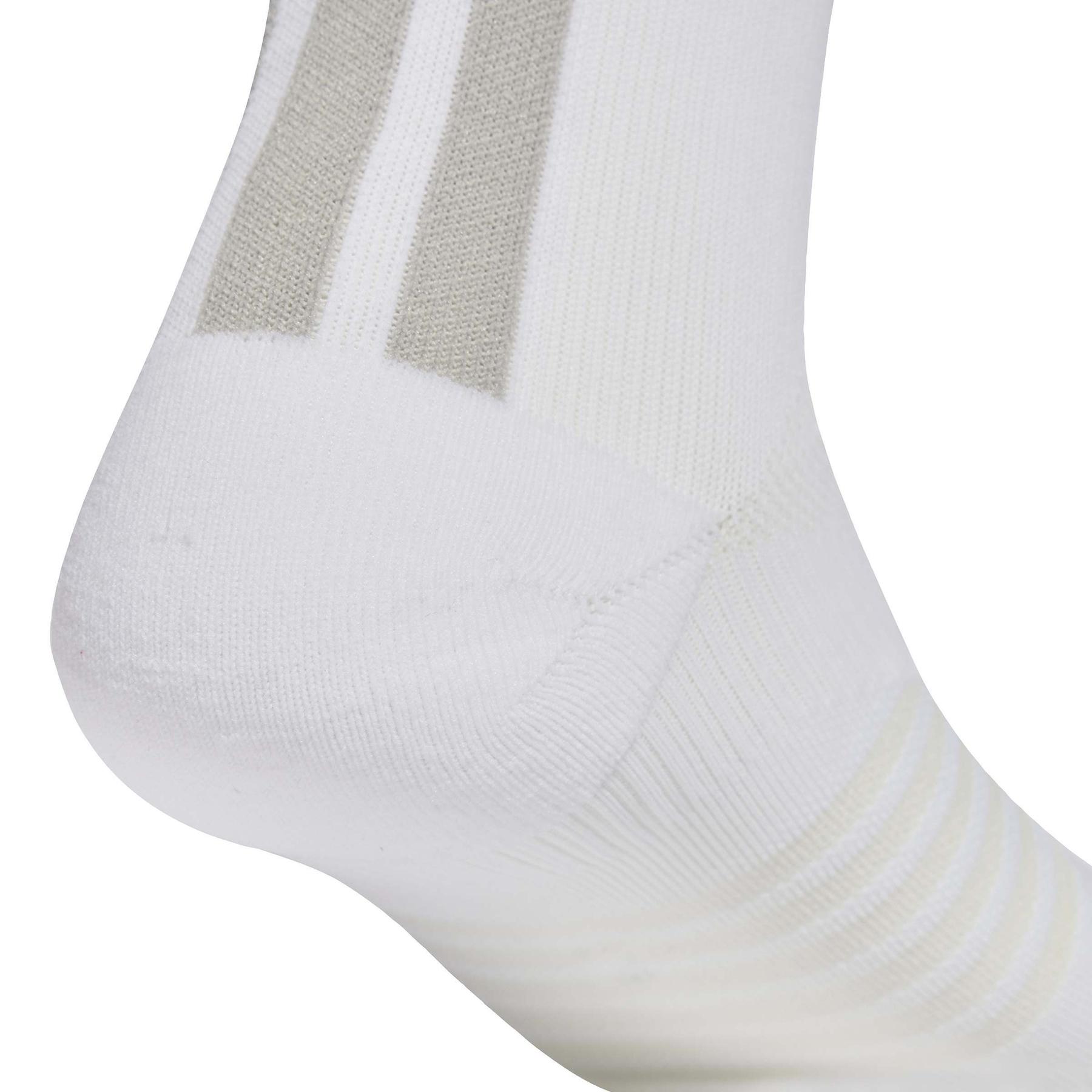 product/a/d/adidas_jn3561_4_hardware_photography_detail_view_2_white.jpg