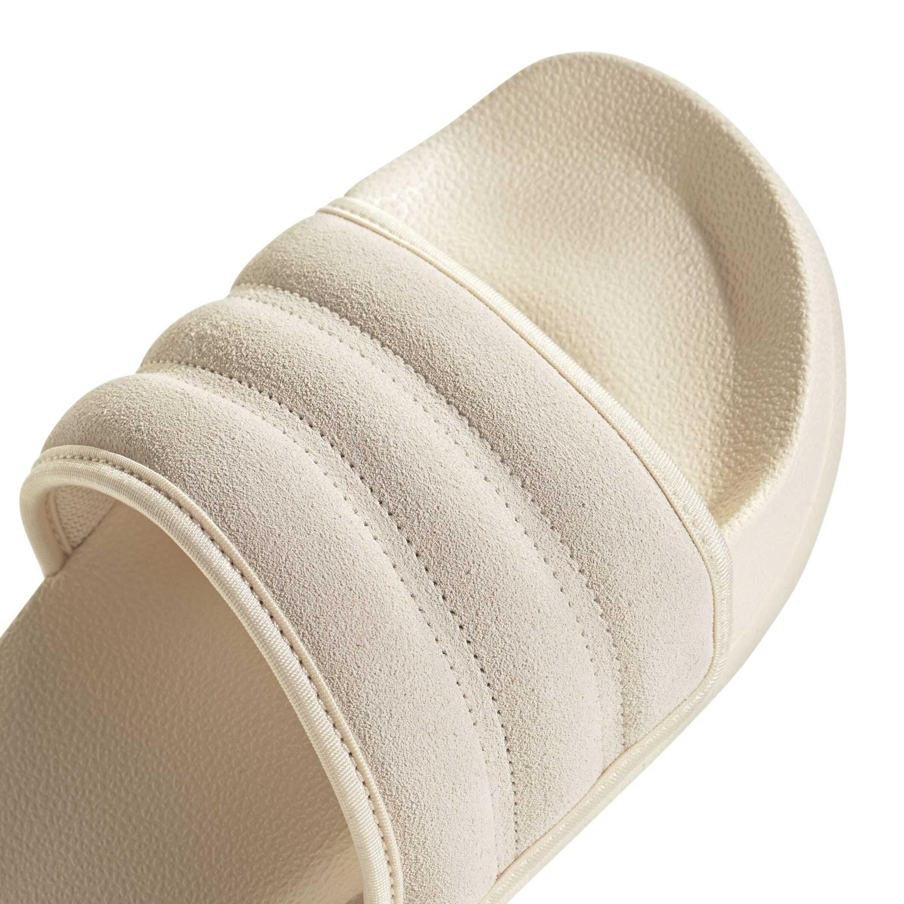 product/a/d/adidas_jp5191_8_footwear_photography_detail_view_1_white-nw091625.jpg