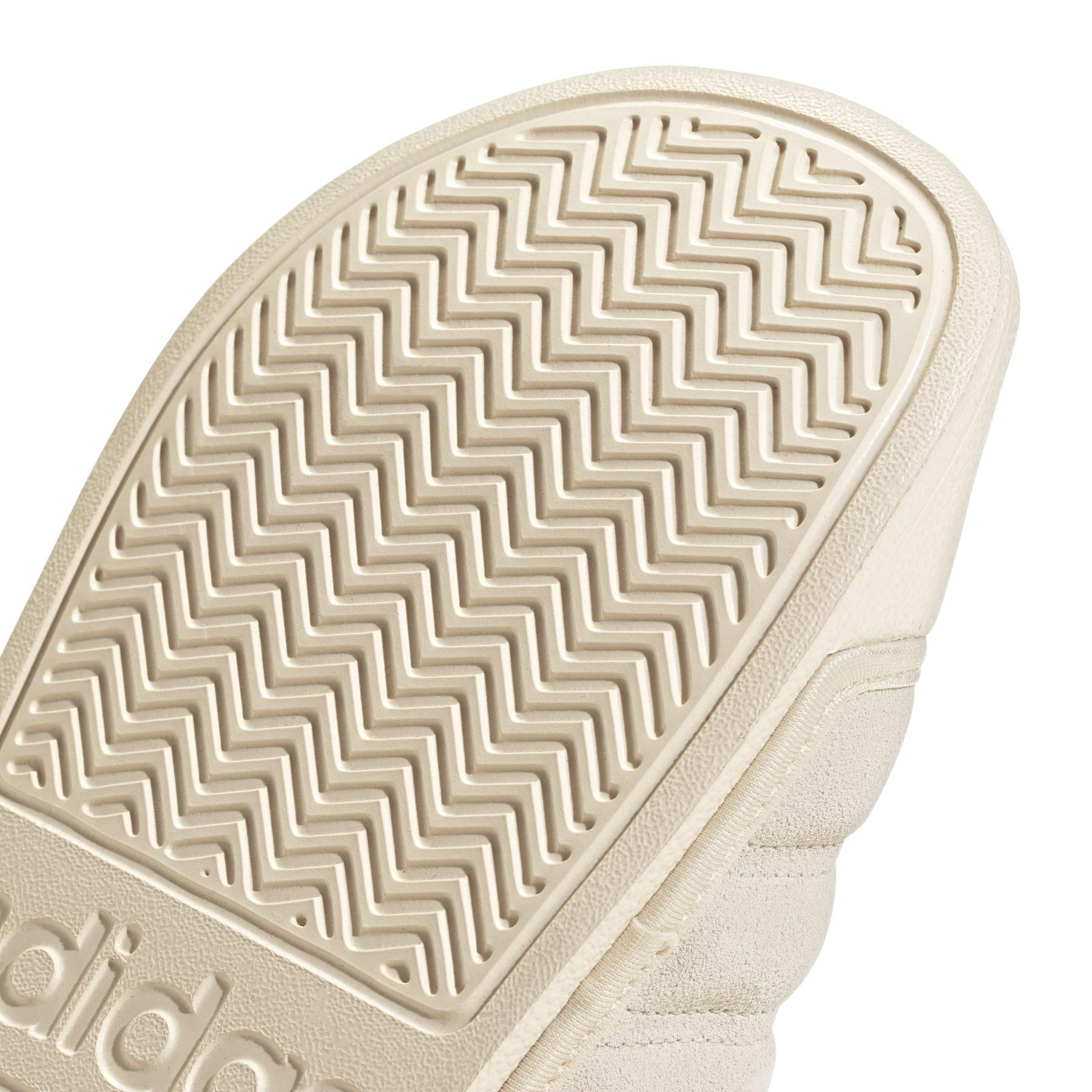 product/a/d/adidas_jp5191_9_footwear_photography_detail_view_2_white-nw091625.jpg