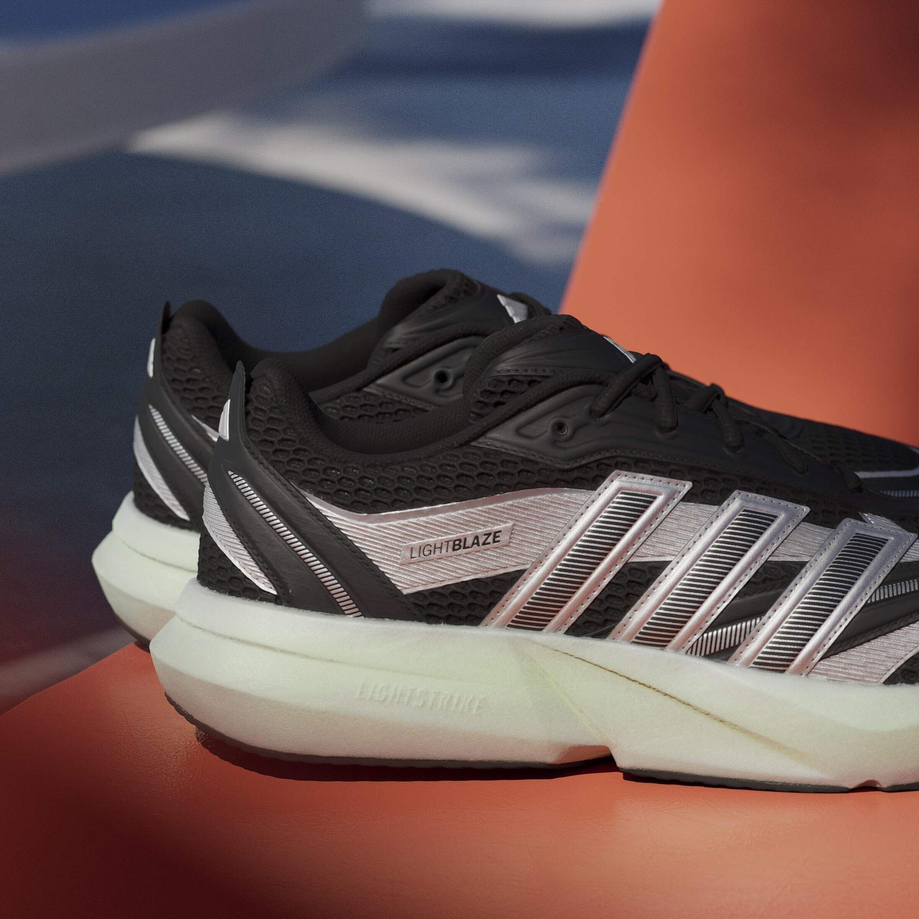 product/a/d/adidas_jp6321_21_footwear_photography_heromrktng_view_9-nw091625.jpg