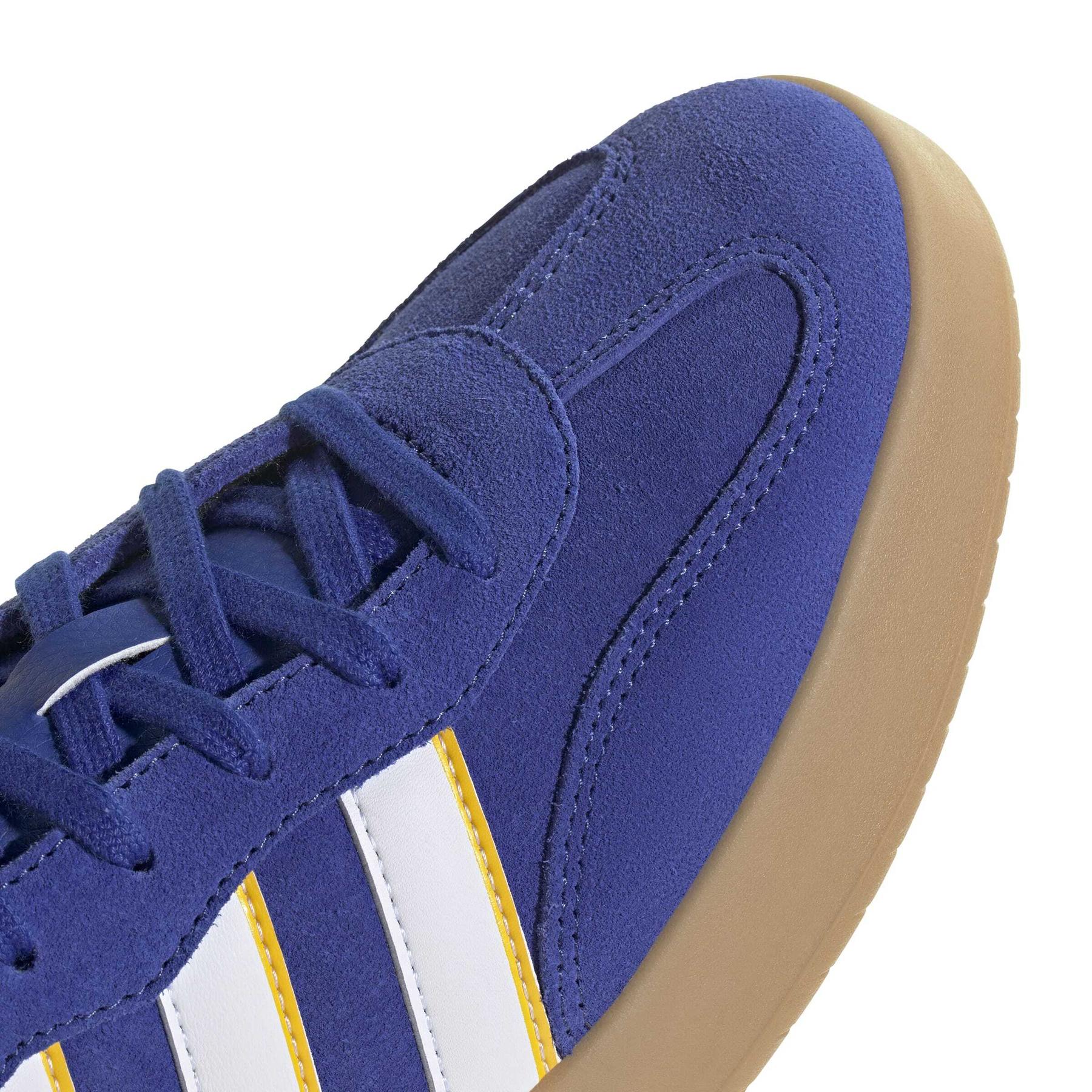 product/a/d/adidas_jp7099_8_footwear_photography_detail_view_1_white-nw091625.jpg