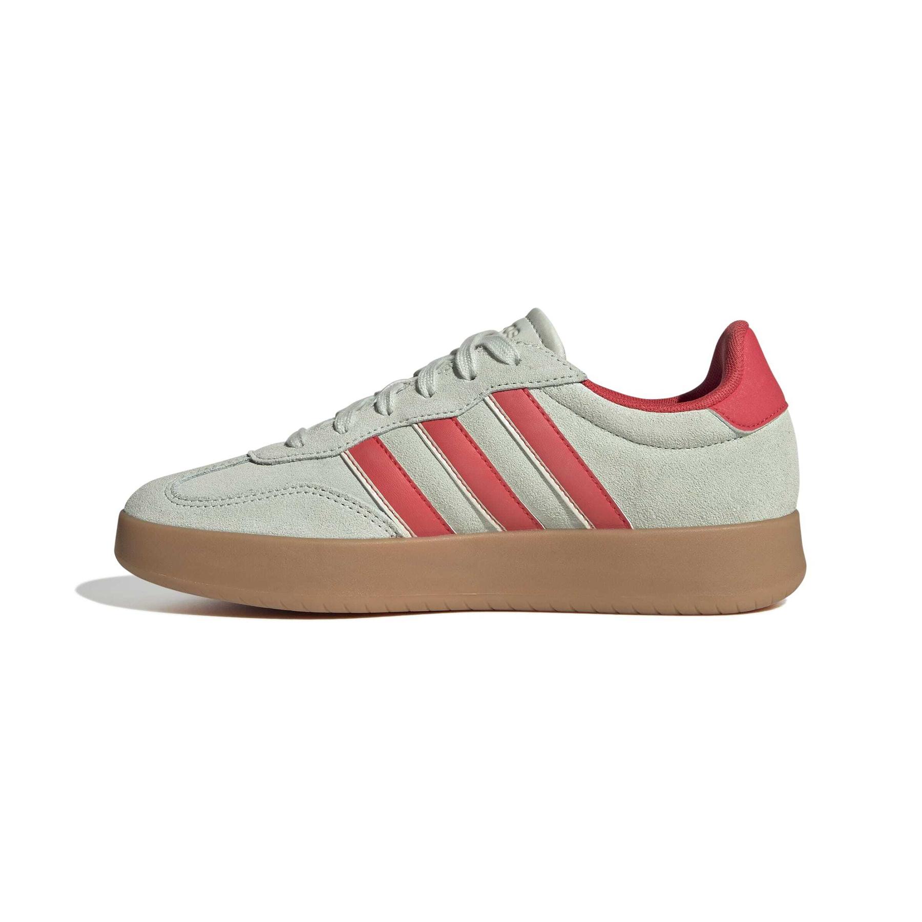 product/a/d/adidas_jp7109_5_footwear_photography_side_medial_center_view_white-nw091625.jpg