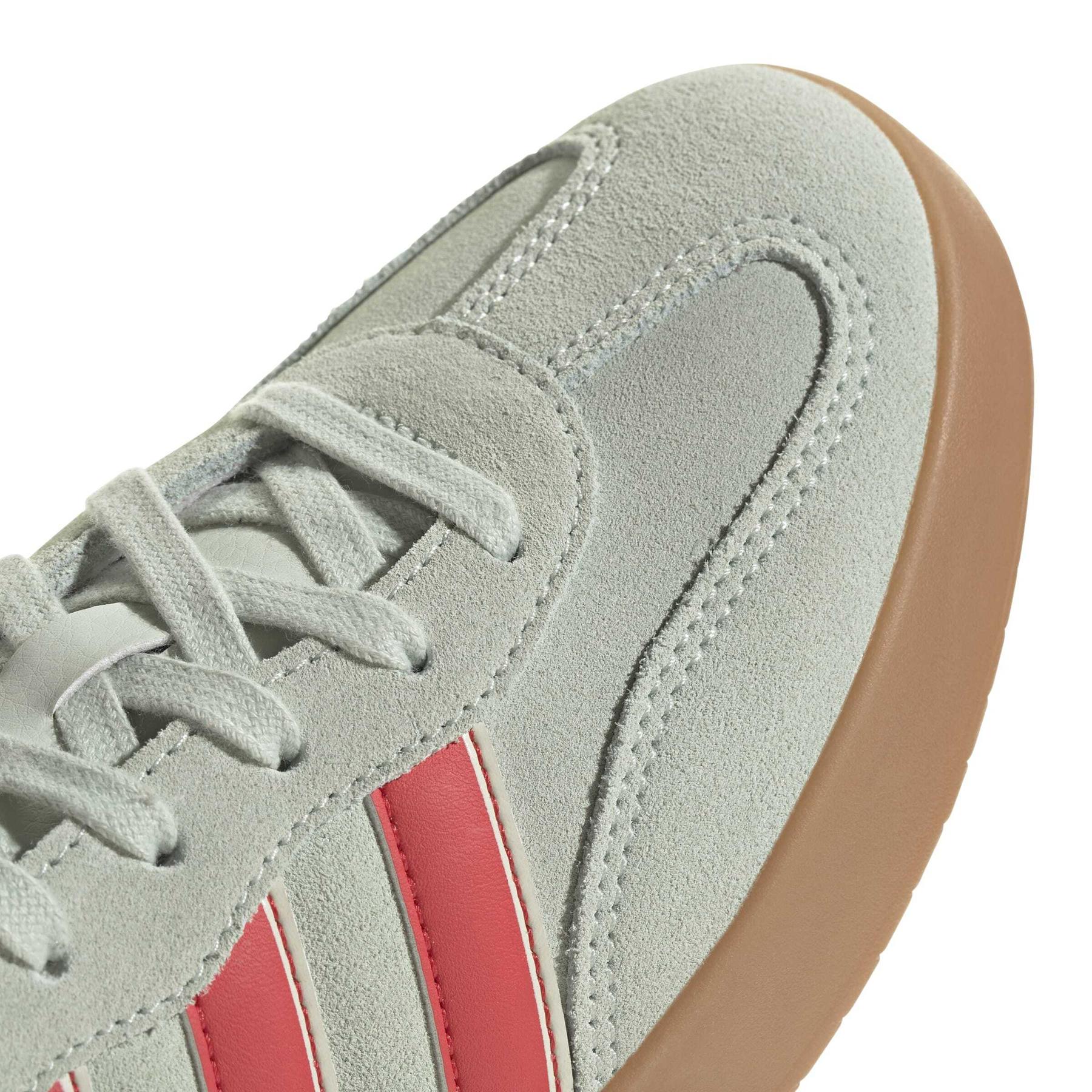 product/a/d/adidas_jp7109_8_footwear_photography_detail_view_1_white-nw091625.jpg