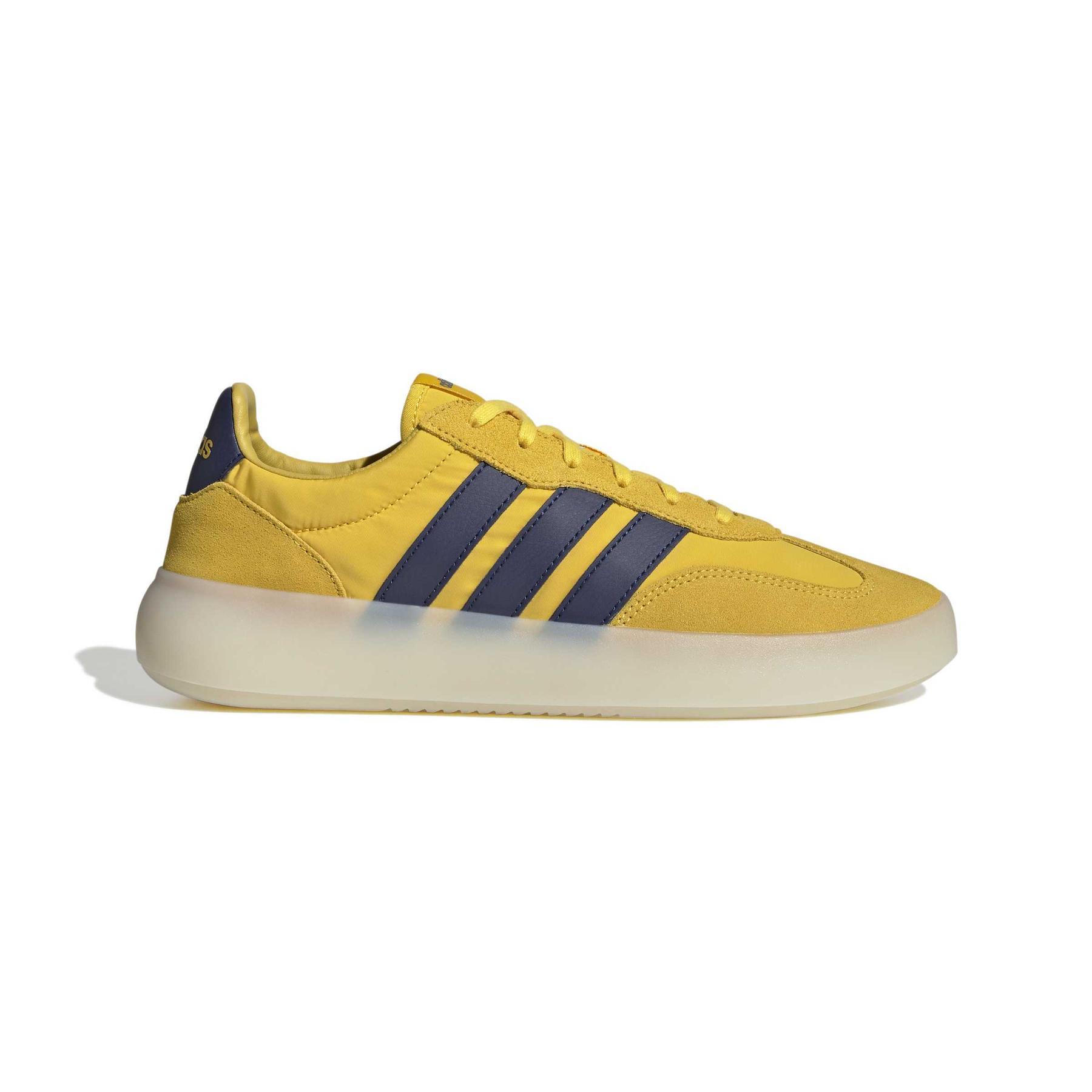 product/a/d/adidas_jp9668_1_footwear_photography_side_lateral_center_view_white-nw091625.jpg