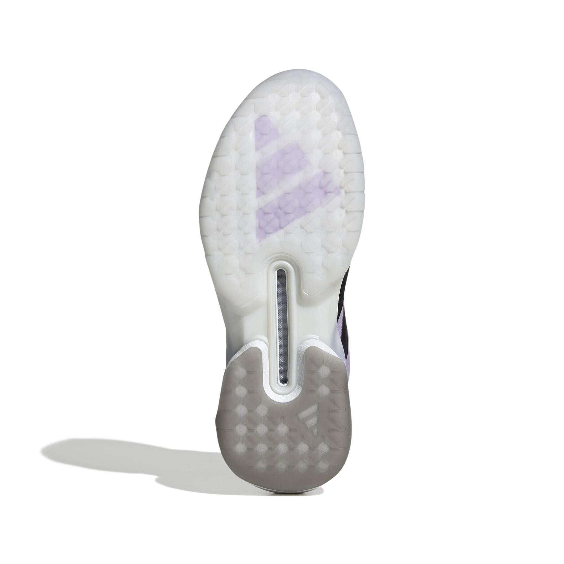 product/a/d/adidas_jp9834_4_footwear_photography_bottom_view_white.jpg