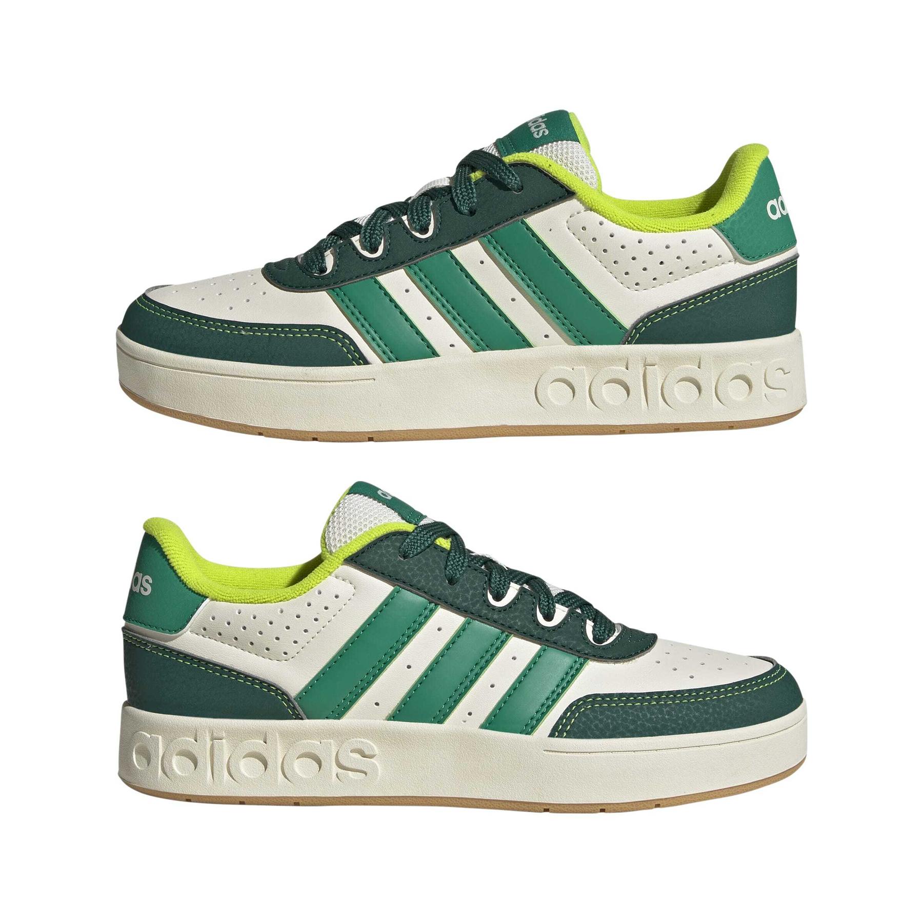 product/a/d/adidas_jp9930_10_footwear_photography_mirrored_pair_view_white-nw091625.jpg