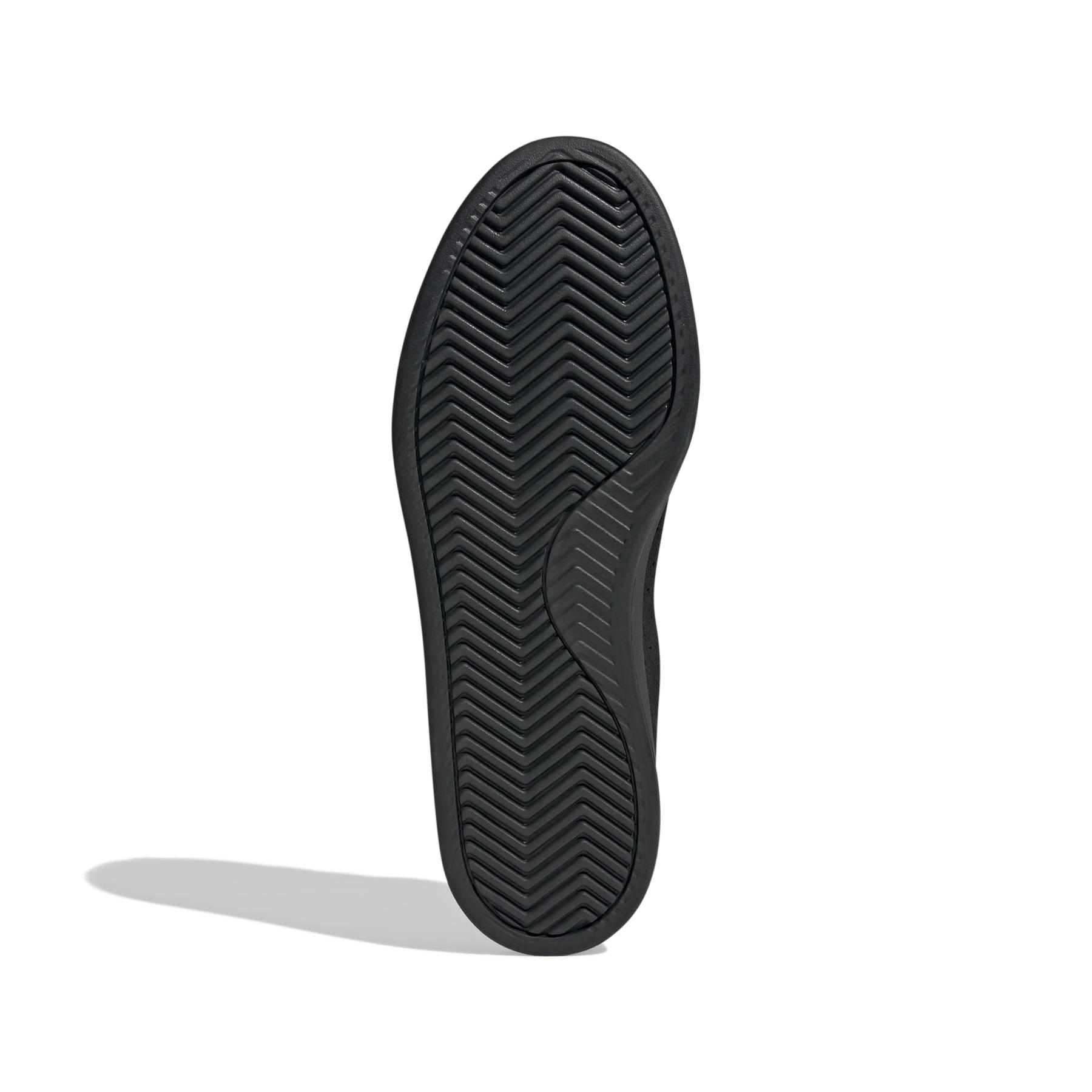 product/a/d/adidas_jq0384_4_footwear_photography_bottom_view_white-nw091625.jpg
