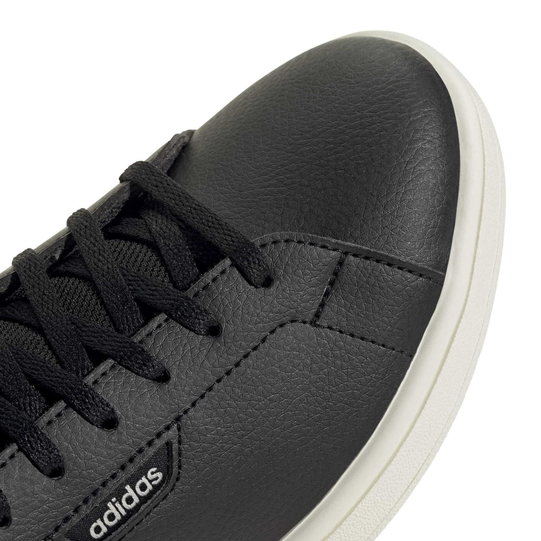 product/a/d/adidas_jq0517_8_footwear_photography_detail_view_1_white-nw091625.jpg