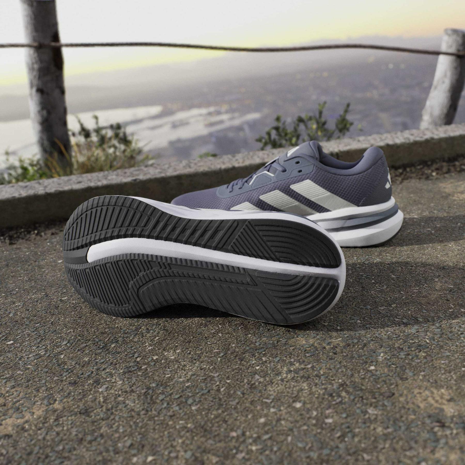 product/a/d/adidas_jq2623_17_footwear_photography_heromrktng_view_4-nw091625.jpg