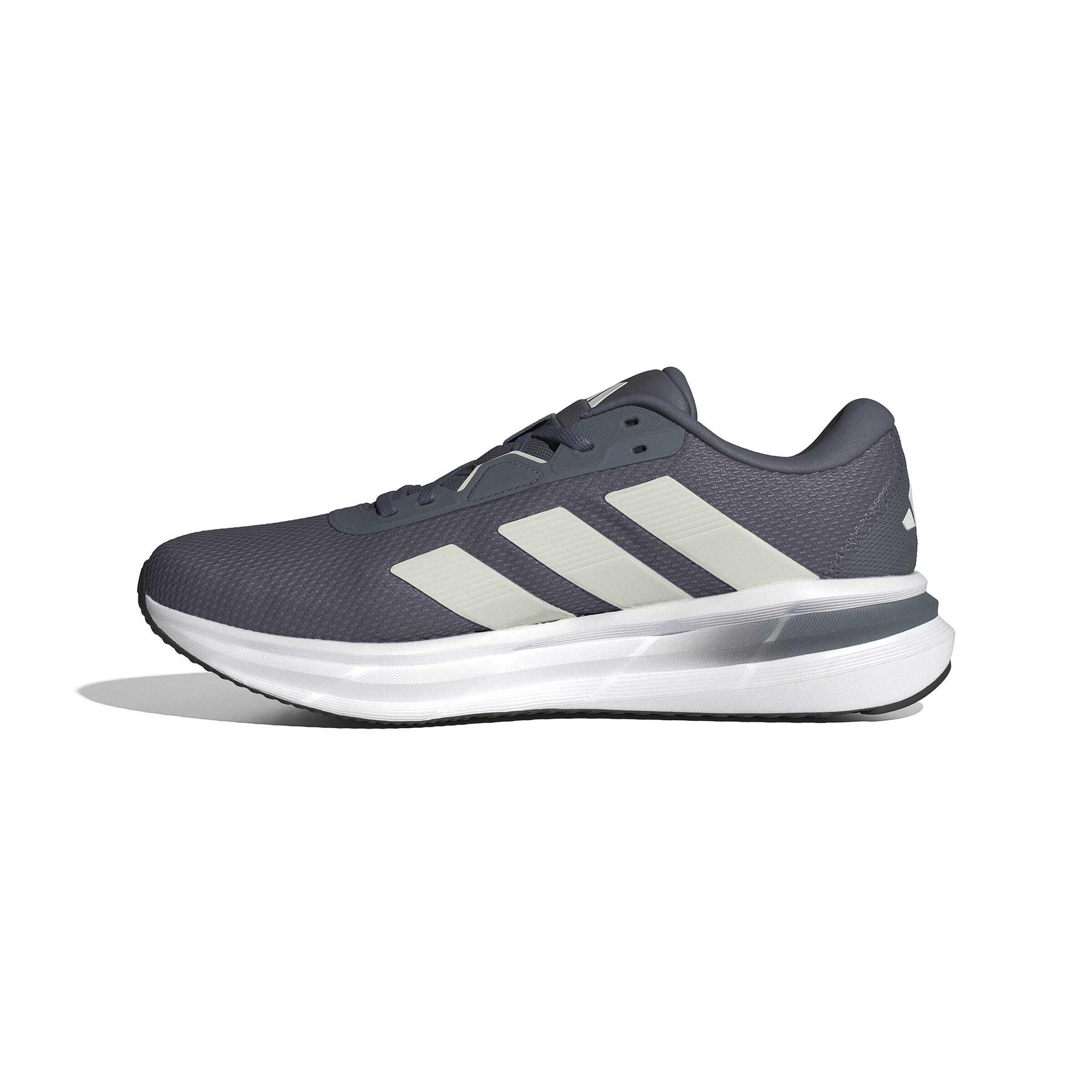 product/a/d/adidas_jq2623_5_footwear_photography_side_medial_center_view_white-nw091625.jpg