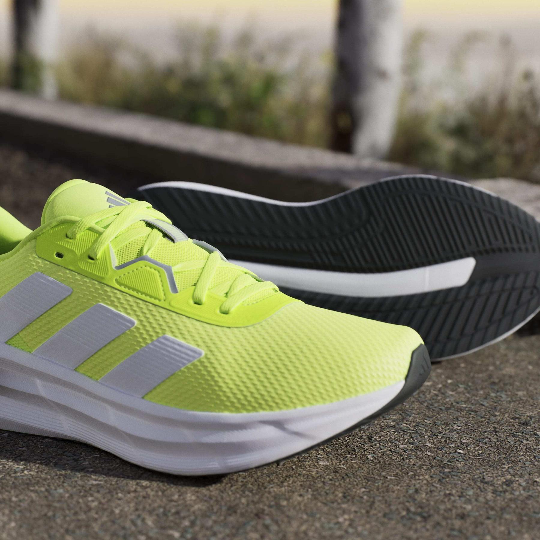 product/a/d/adidas_jq2624_22_footwear_photography_heromrktng_view_9-nw091625.jpg