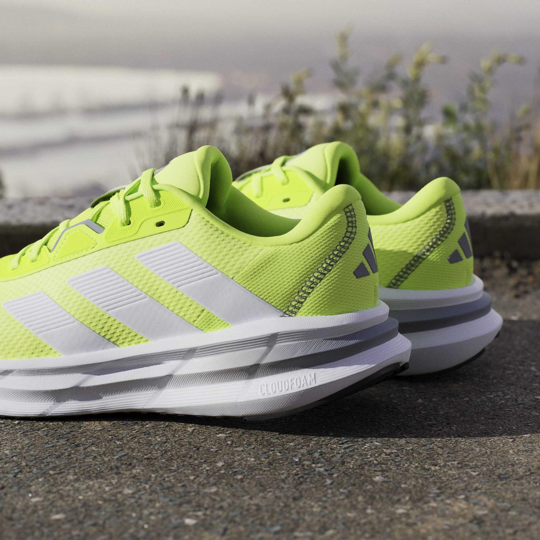 product/a/d/adidas_jq2624_23_footwear_photography_heromrktng_view_10-nw091625.jpg