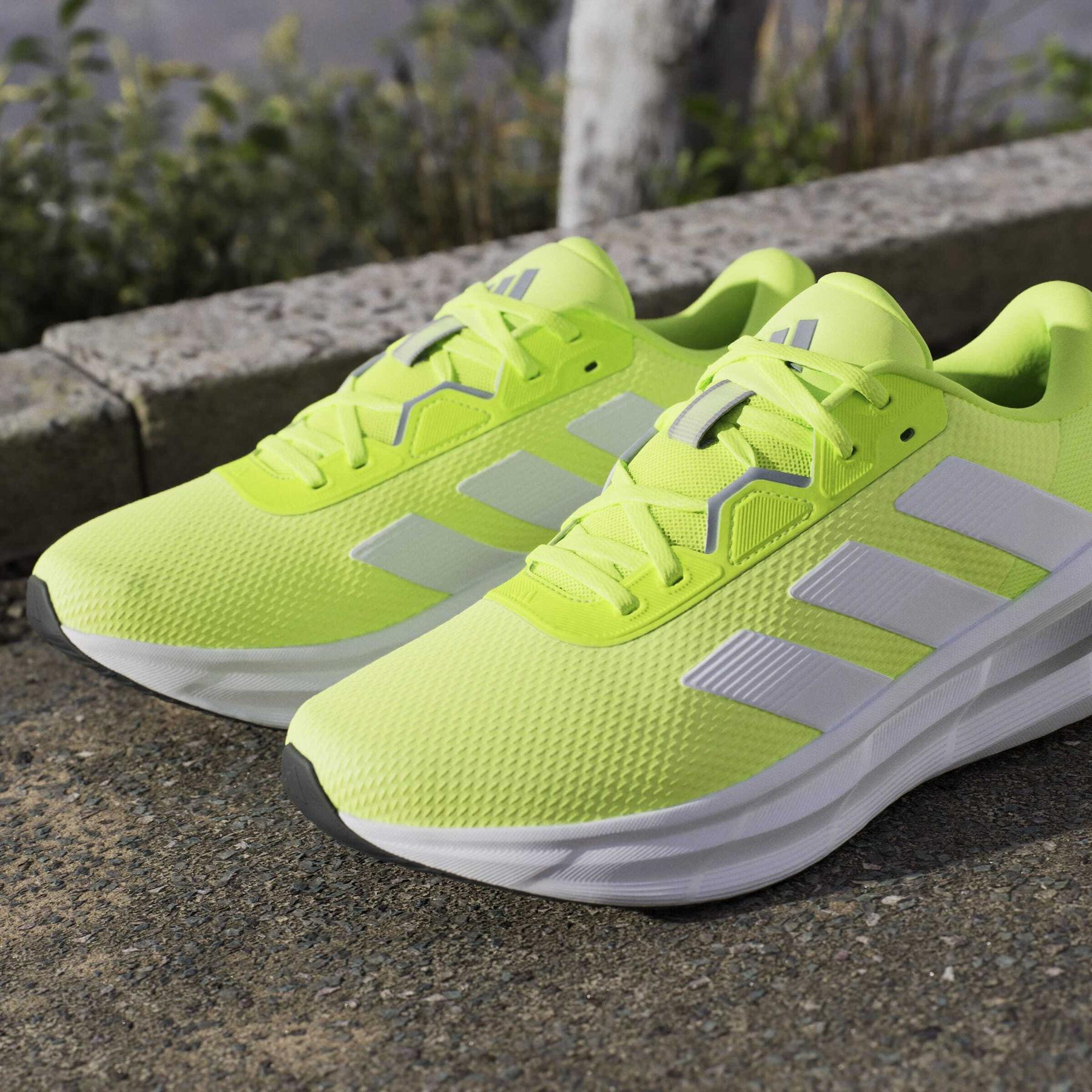 product/a/d/adidas_jq2624_24_footwear_photography_heromrktng_view_11-nw091625.jpg