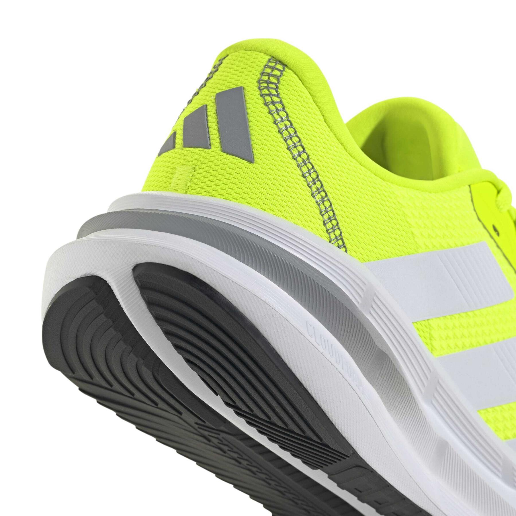 product/a/d/adidas_jq2624_8_footwear_photography_detail_view_1_white-nw091625.jpg