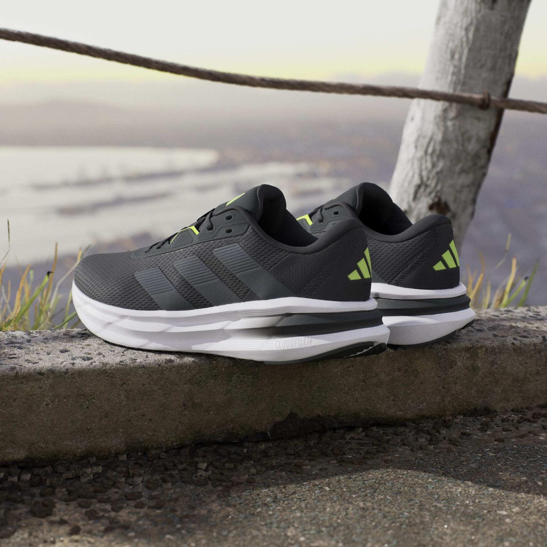product/a/d/adidas_jq2625_17_footwear_photography_heromrktng_view_6-nw091625.jpg