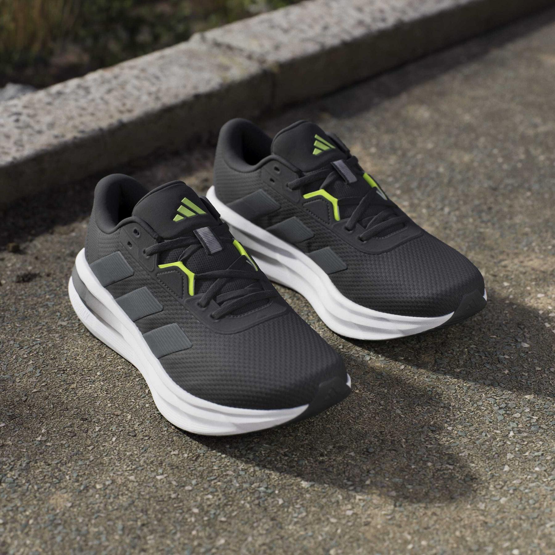 product/a/d/adidas_jq2625_19_footwear_photography_heromrktng_view_8-nw091625.jpg