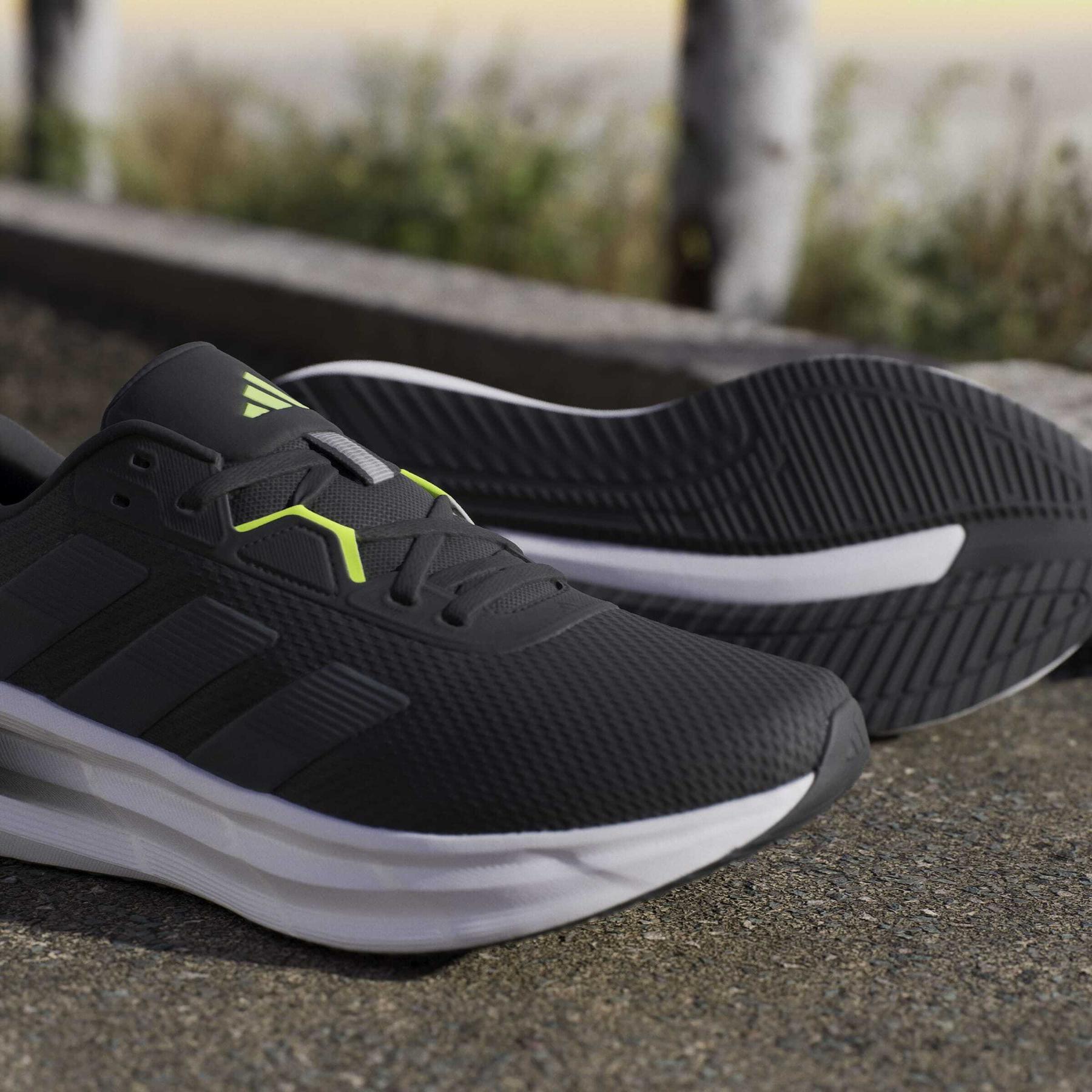 product/a/d/adidas_jq2625_20_footwear_photography_heromrktng_view_9-nw091625.jpg