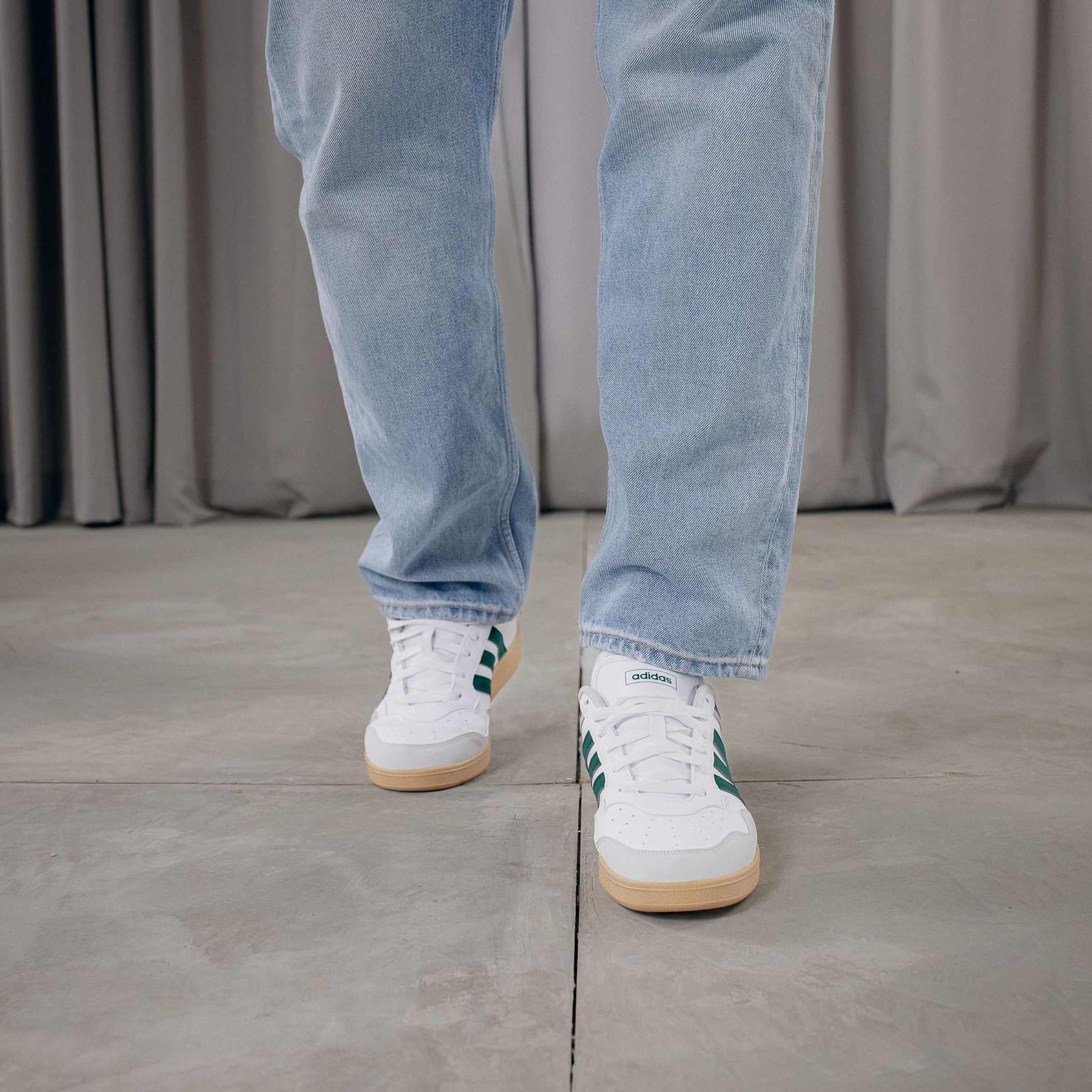 product/a/d/adidas_jq2736_16_footwear_photography_heromrktng_view_4-nw091625.jpg