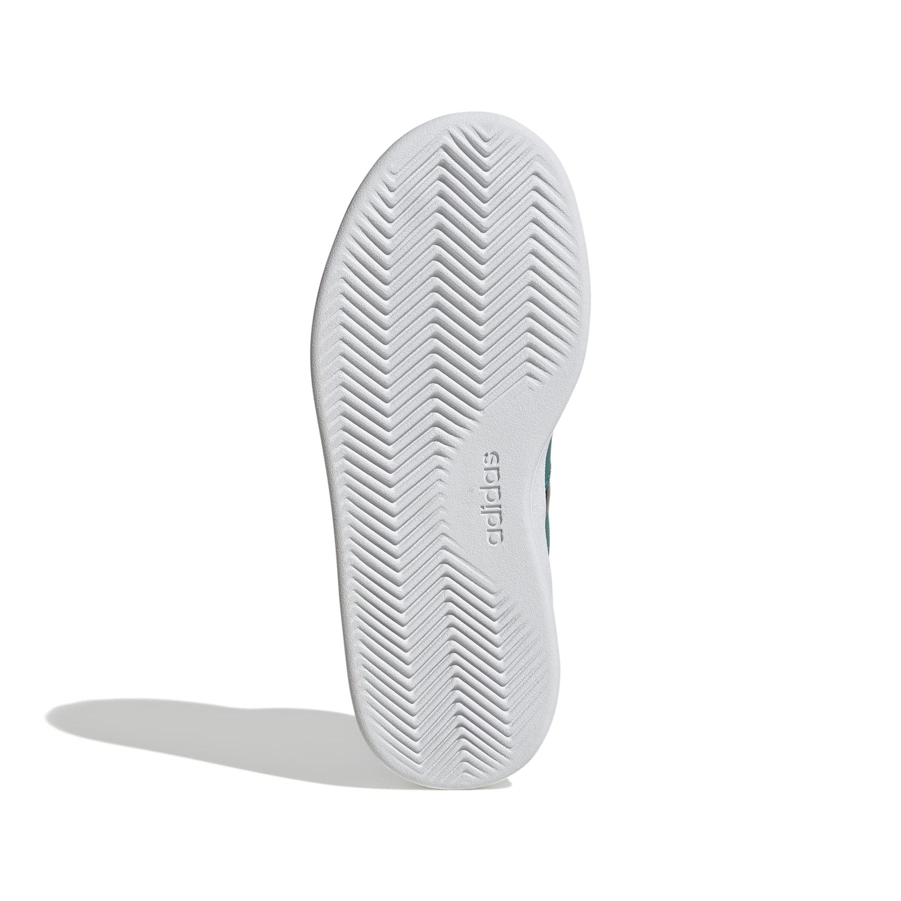 product/a/d/adidas_jq3030_4_footwear_photography_bottom_view_white-nw091625.jpg