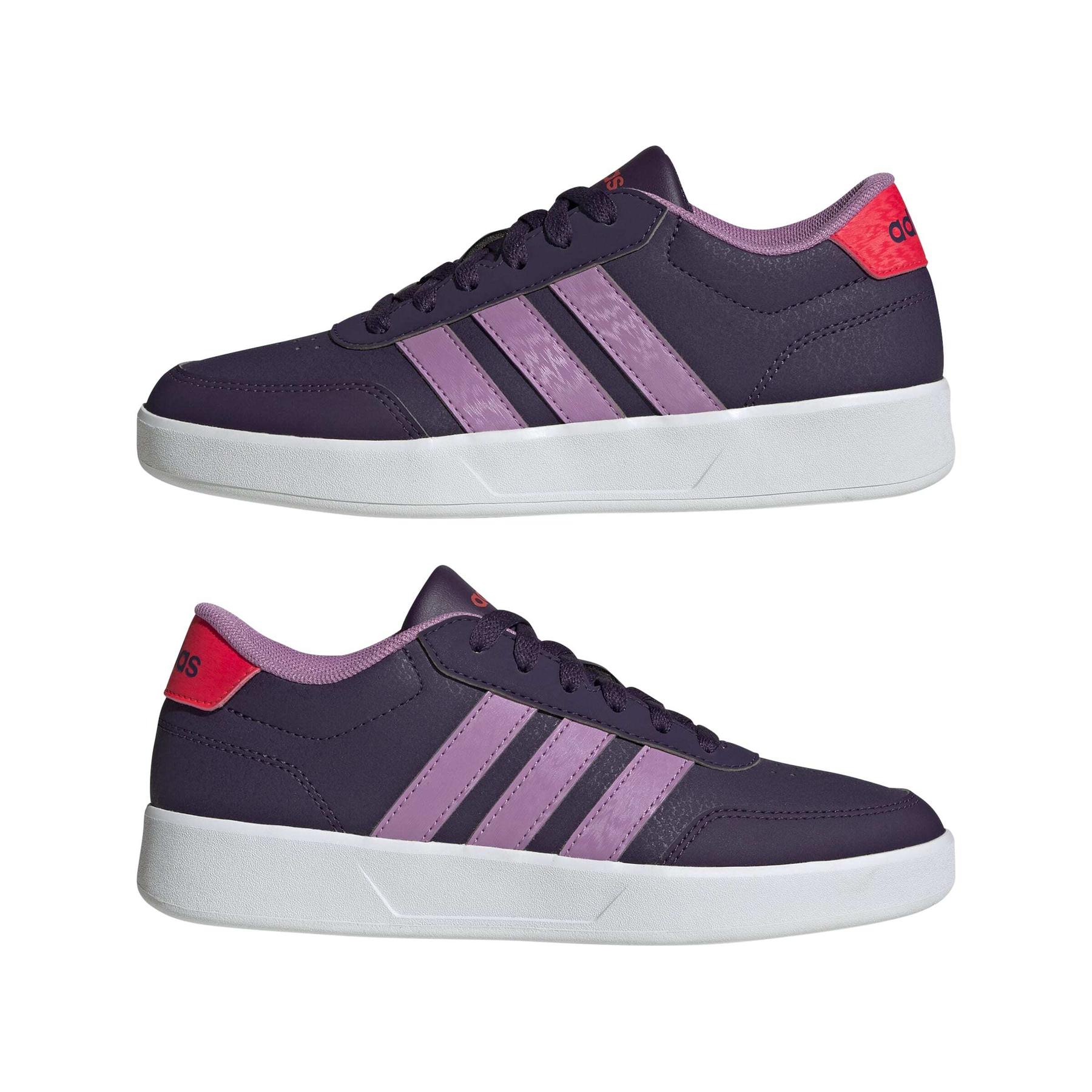 product/a/d/adidas_jq3042_10_footwear_photography_mirrored_pair_view_white-nw091625.jpg