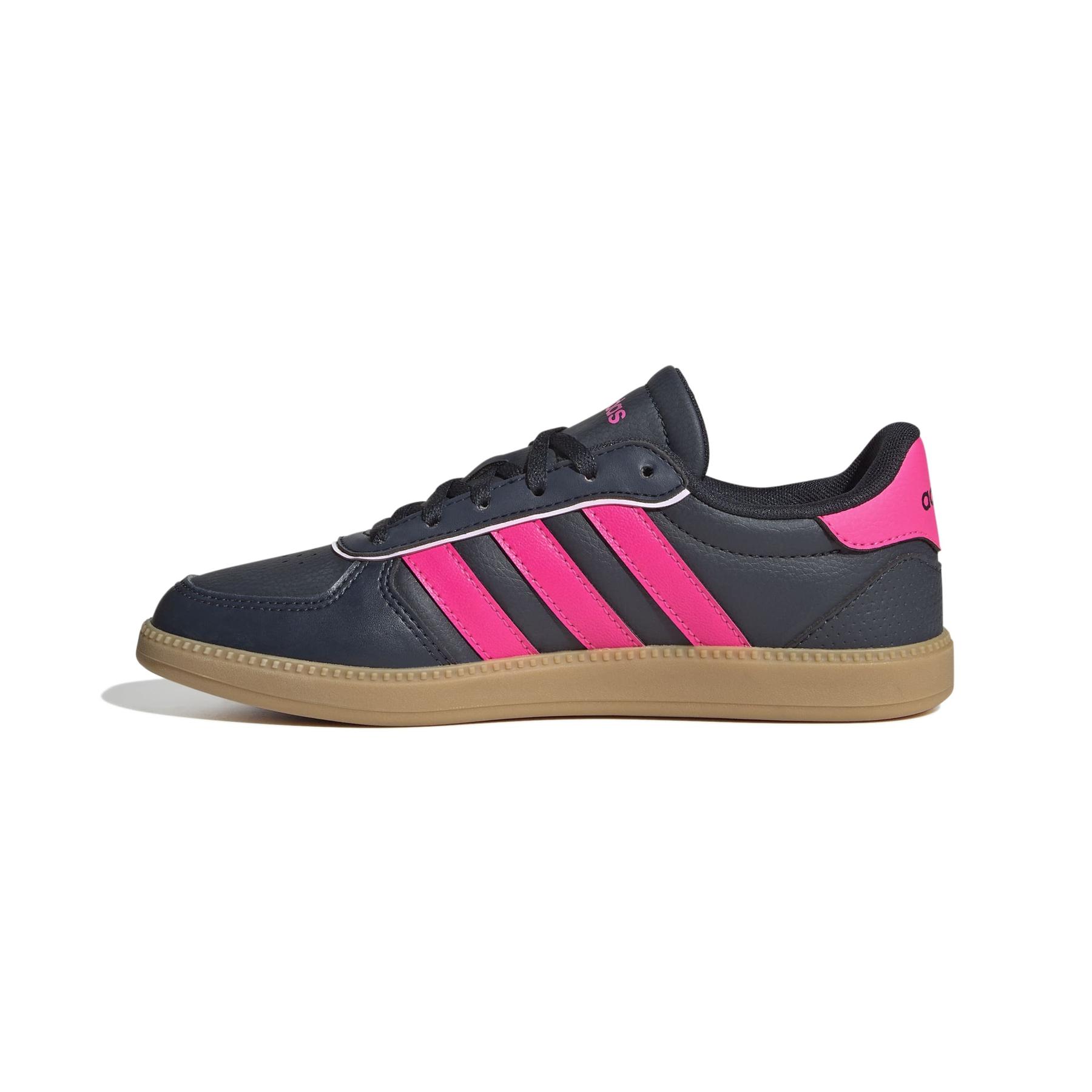 product/a/d/adidas_jq3053_5_footwear_photography_side_medial_center_view_white.jpg