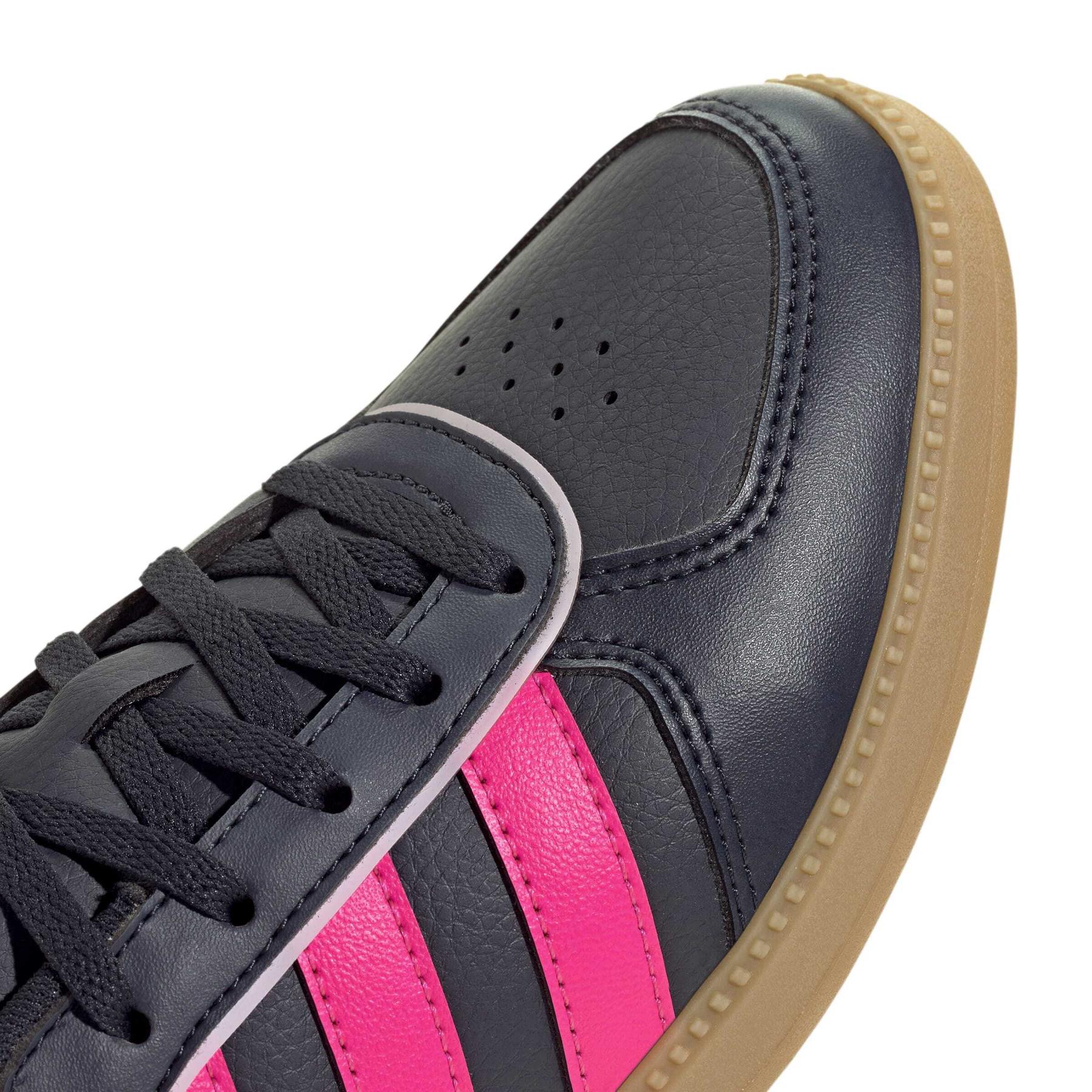 product/a/d/adidas_jq3053_8_footwear_photography_detail_view_1_white.jpg