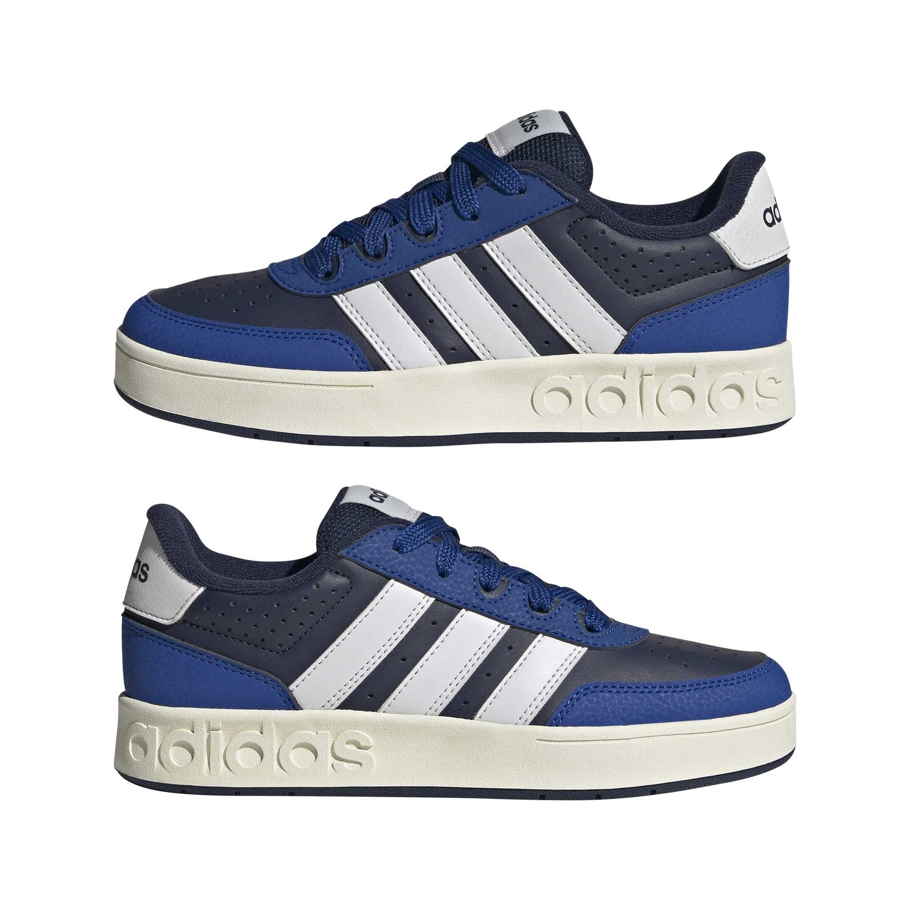 product/a/d/adidas_jq3062_10_footwear_photography_mirrored_pair_view_white-nw091625.jpg