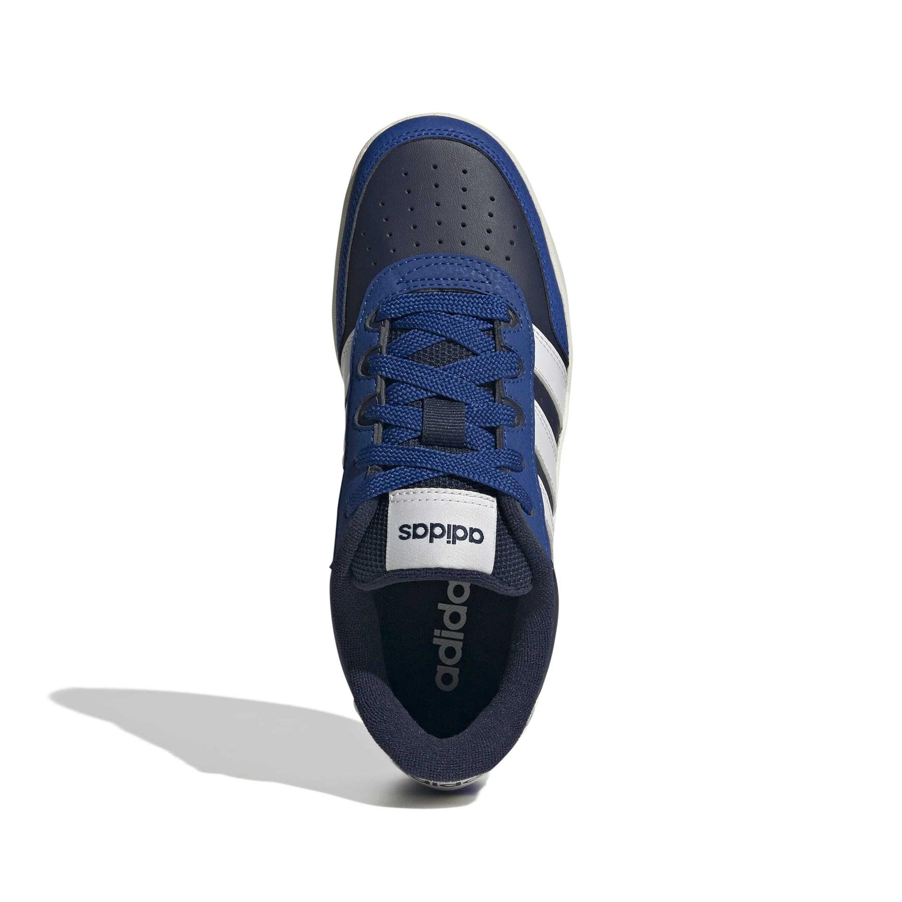 product/a/d/adidas_jq3062_3_footwear_photography_top_portrait_view_white-nw091625.jpg