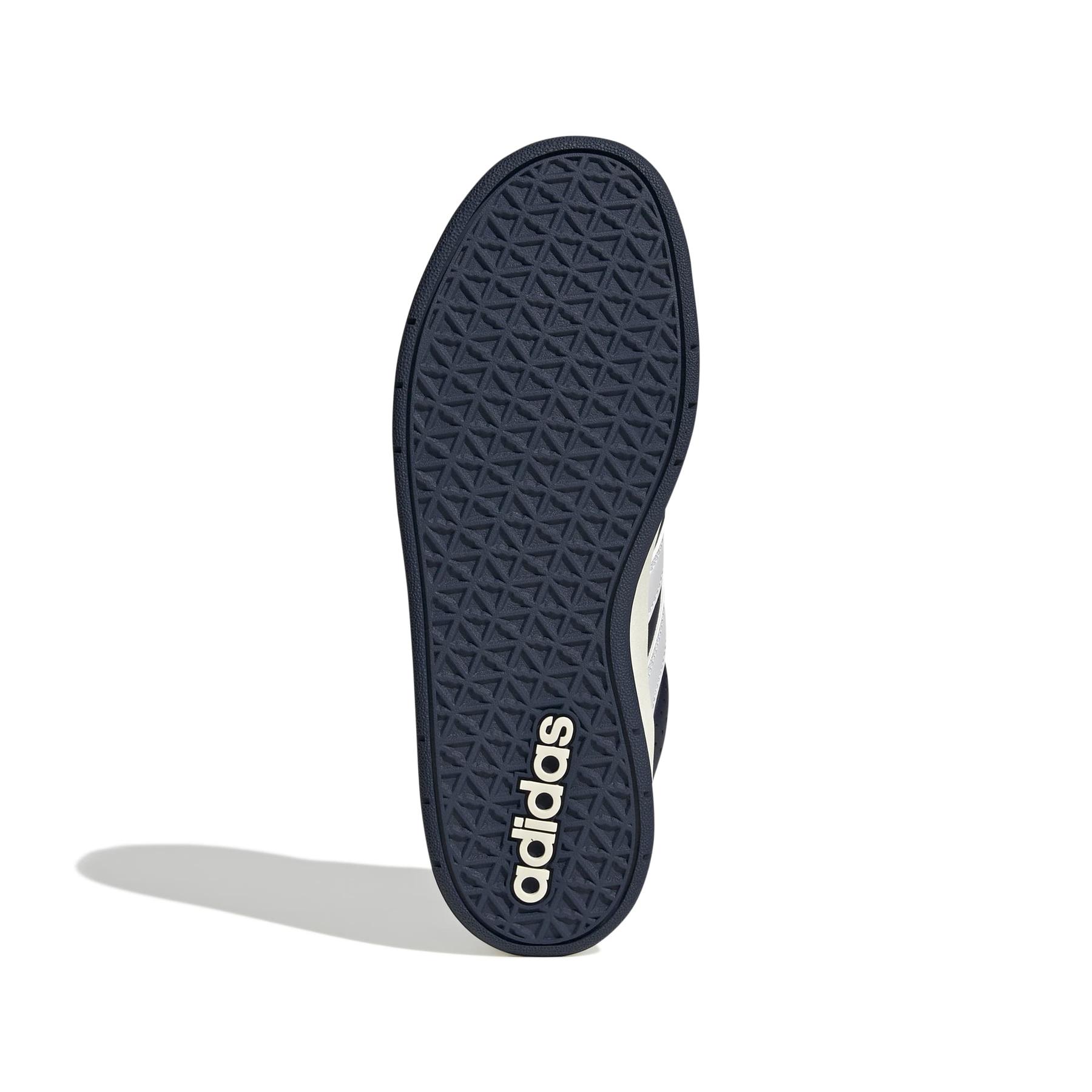 product/a/d/adidas_jq3062_4_footwear_photography_bottom_view_white-nw091625.jpg