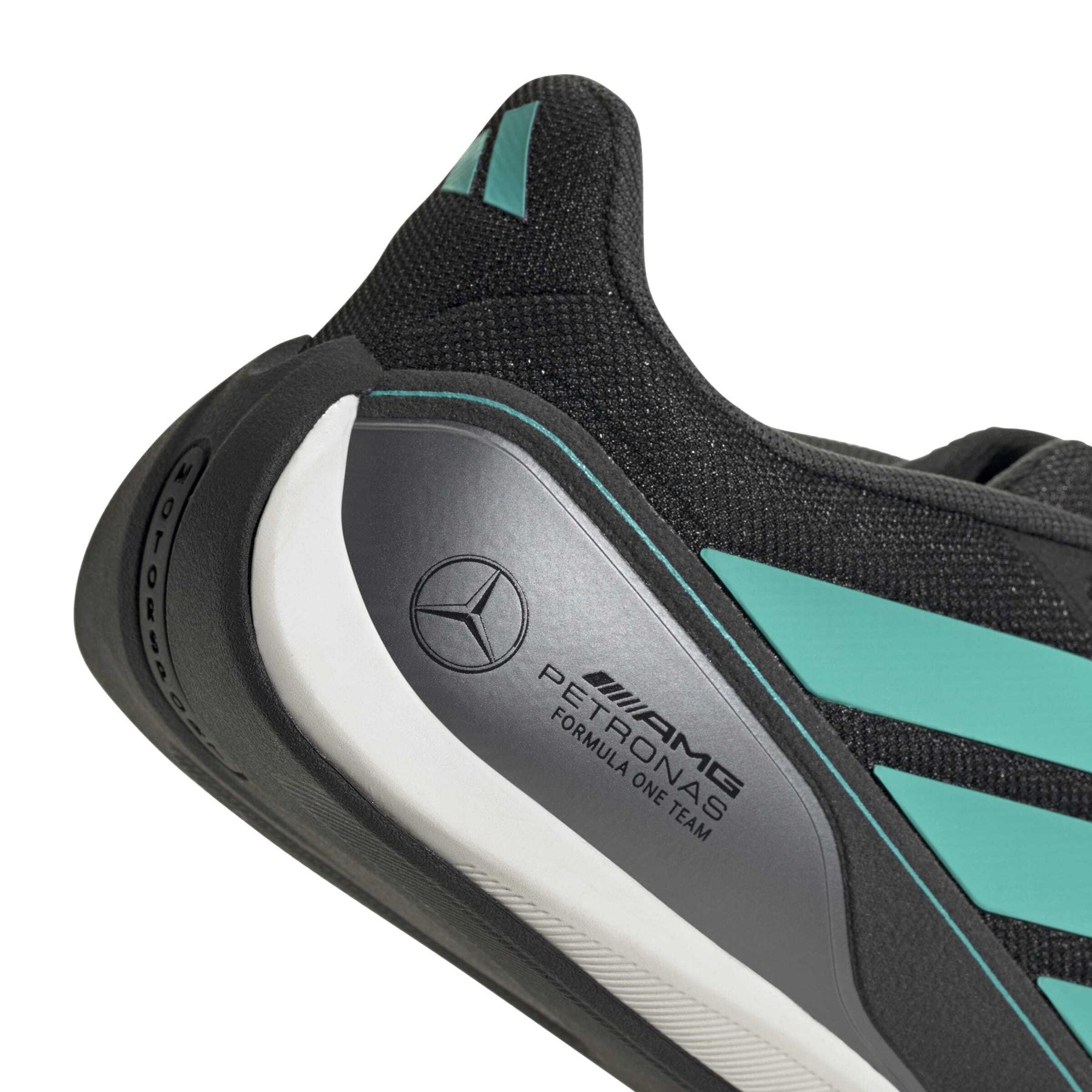 product/a/d/adidas_jq3273_8_footwear_photography_detail_view_1_white-nw091625.jpg