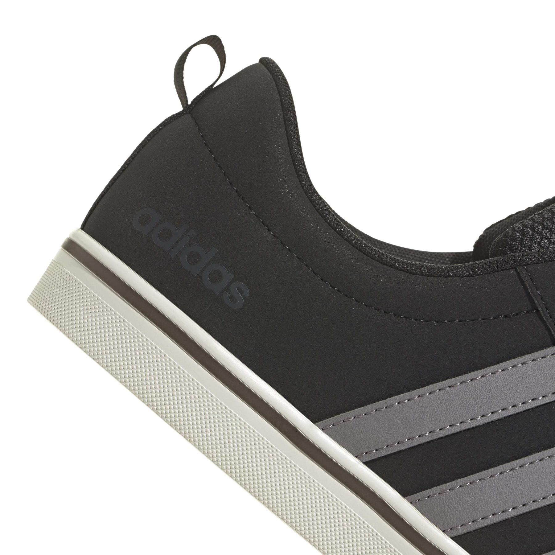 product/a/d/adidas_jq5532_8_footwear_photography_detail_view_1_white-nw091625.jpg