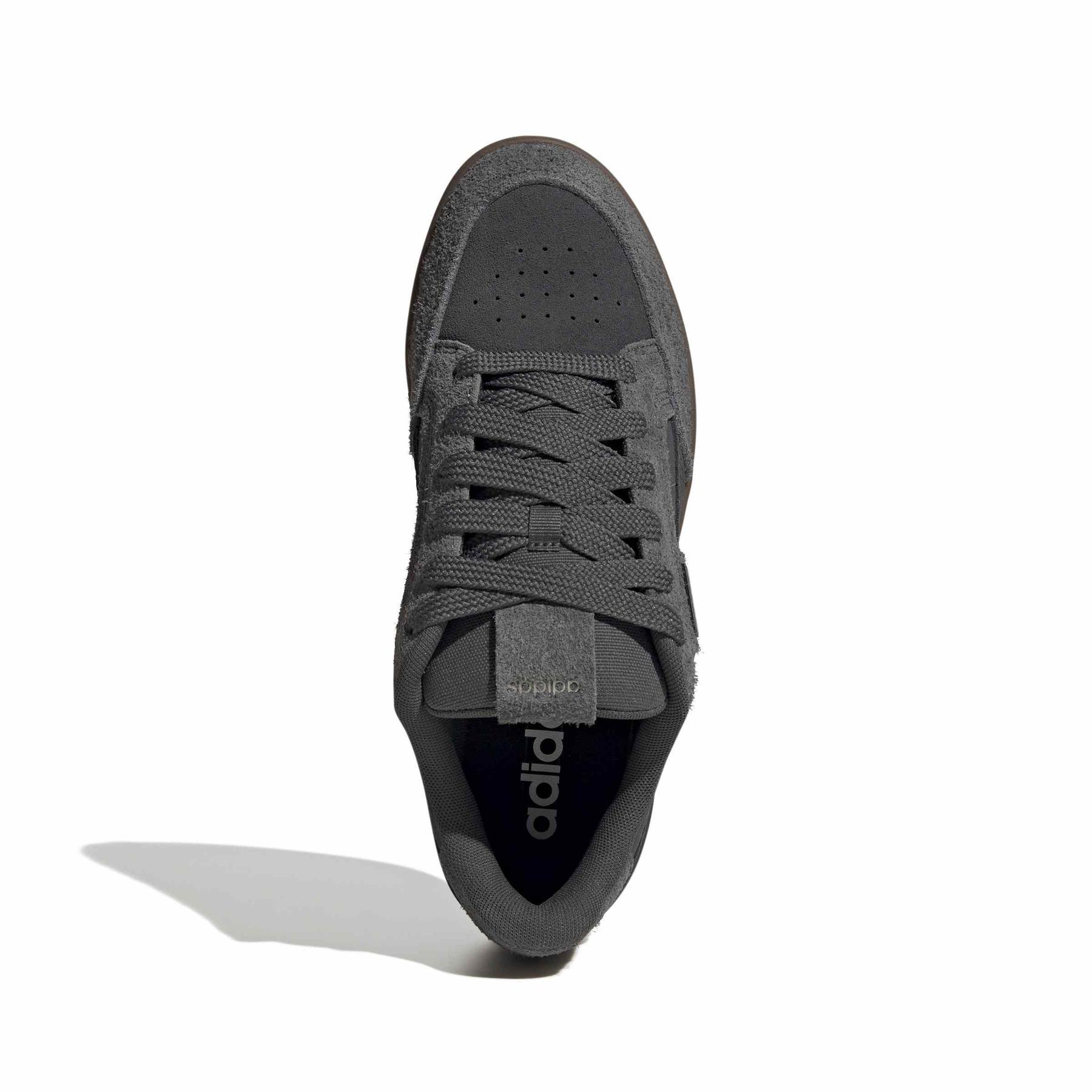 product/a/d/adidas_jq5652_3_footwear_photography_top_portrait_view_white-nw091625.jpg