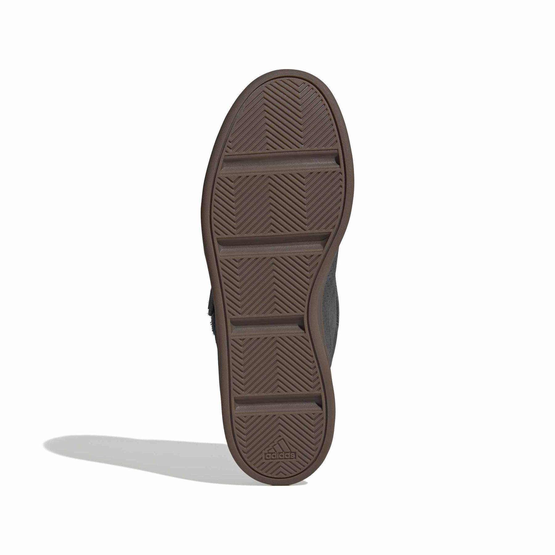 product/a/d/adidas_jq5652_4_footwear_photography_bottom_view_white-nw091625.jpg